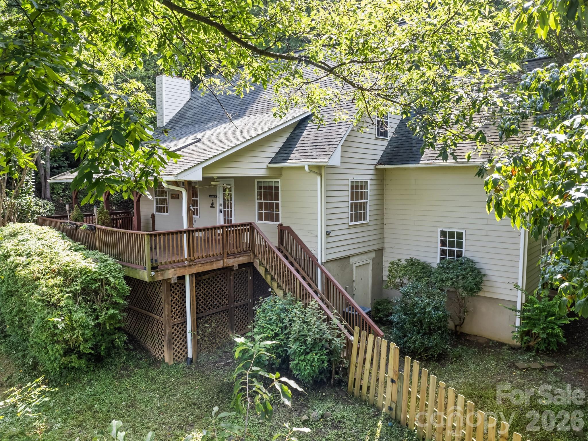 154 Presidential Drive Property Photo 5
