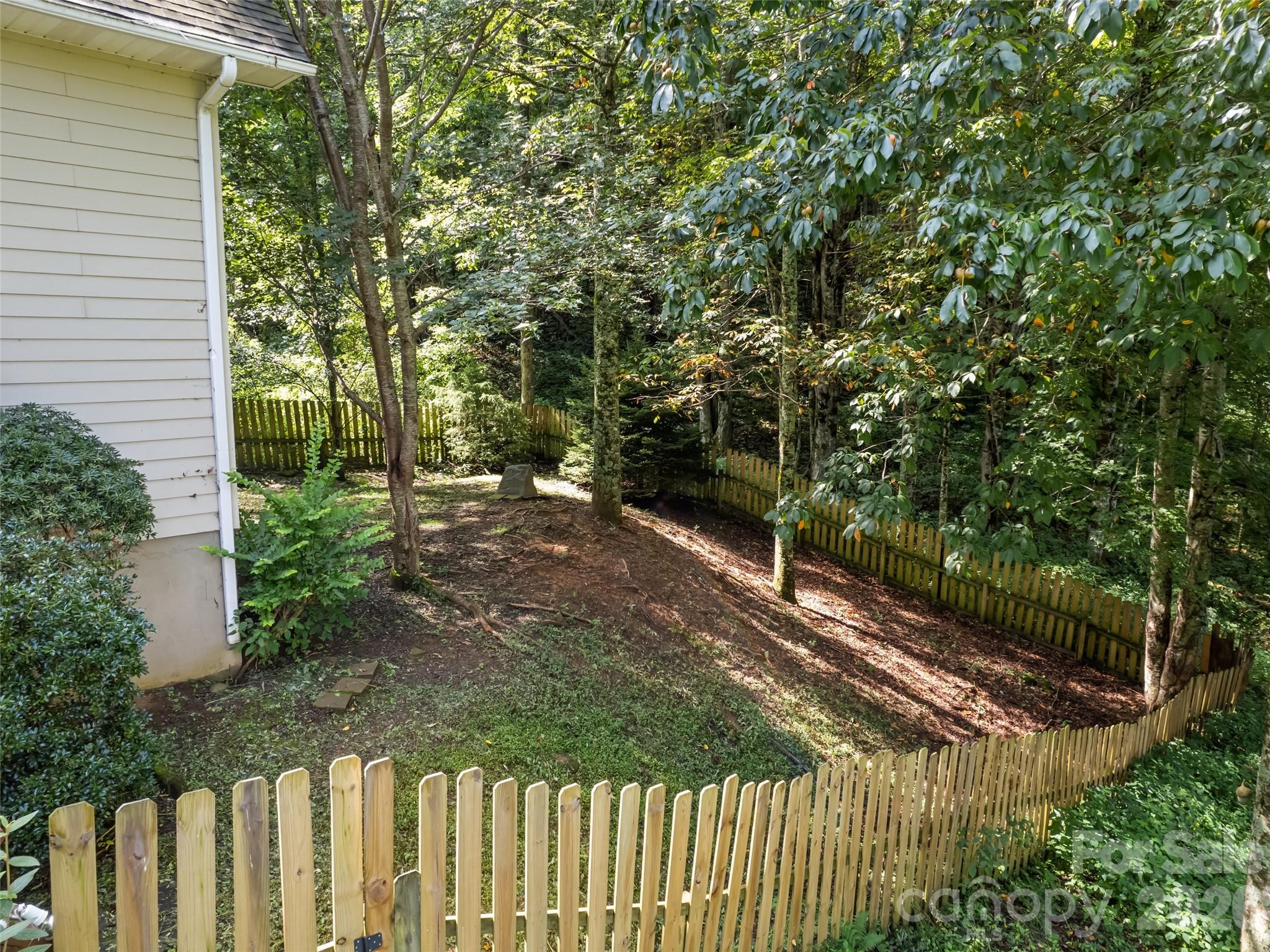 154 Presidential Drive Property Photo 7