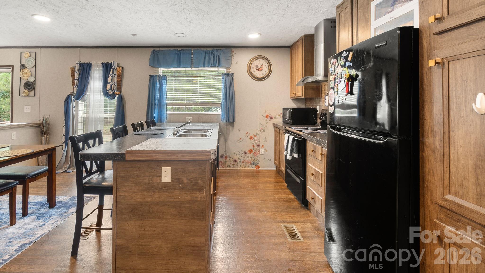 602 Preston Brooks Drive Property Photo 6