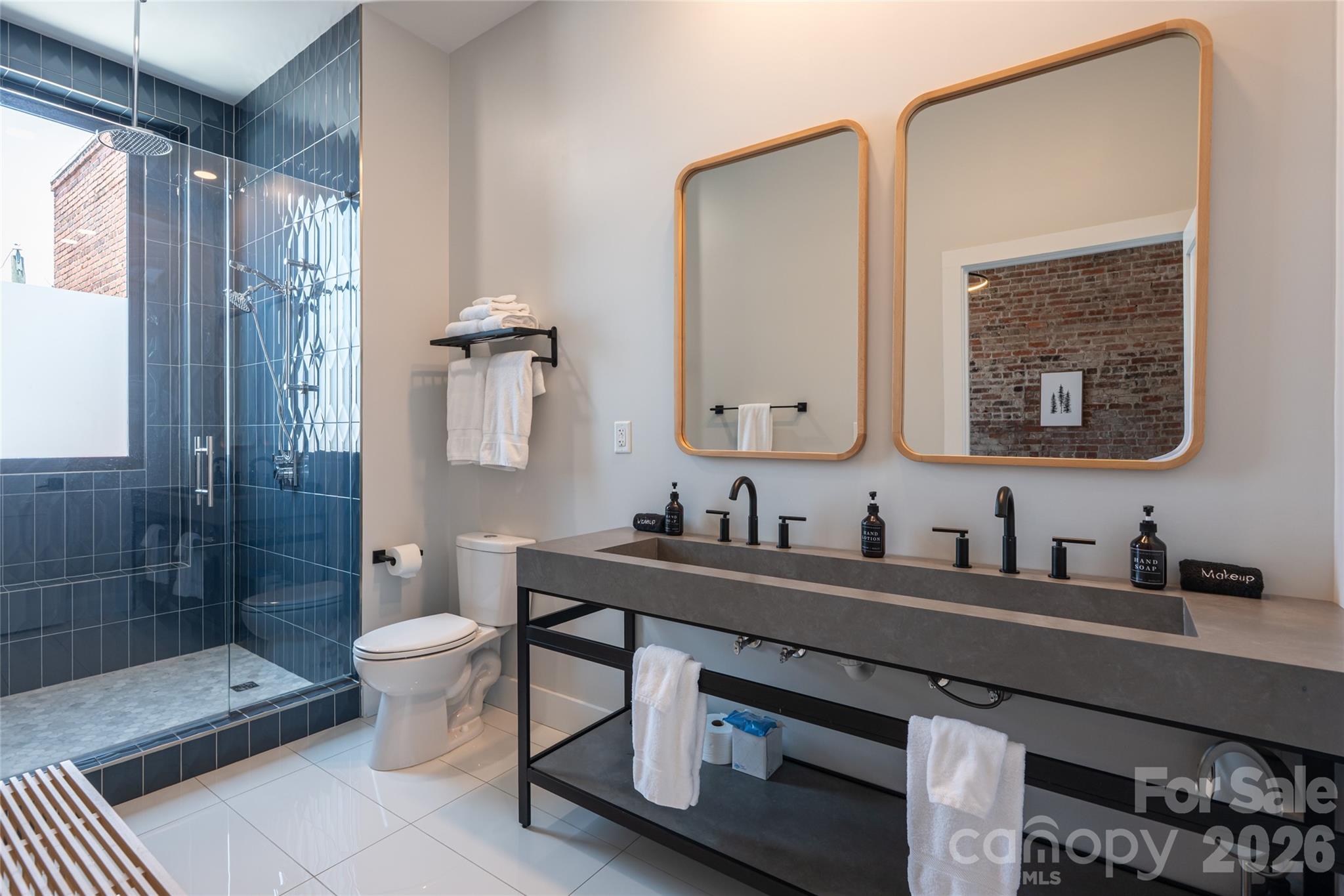122 College Street 301 Property Photo 26