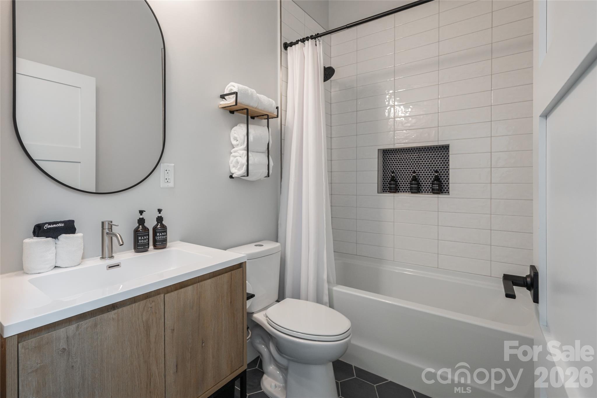 122 College Street 301 Property Photo 32