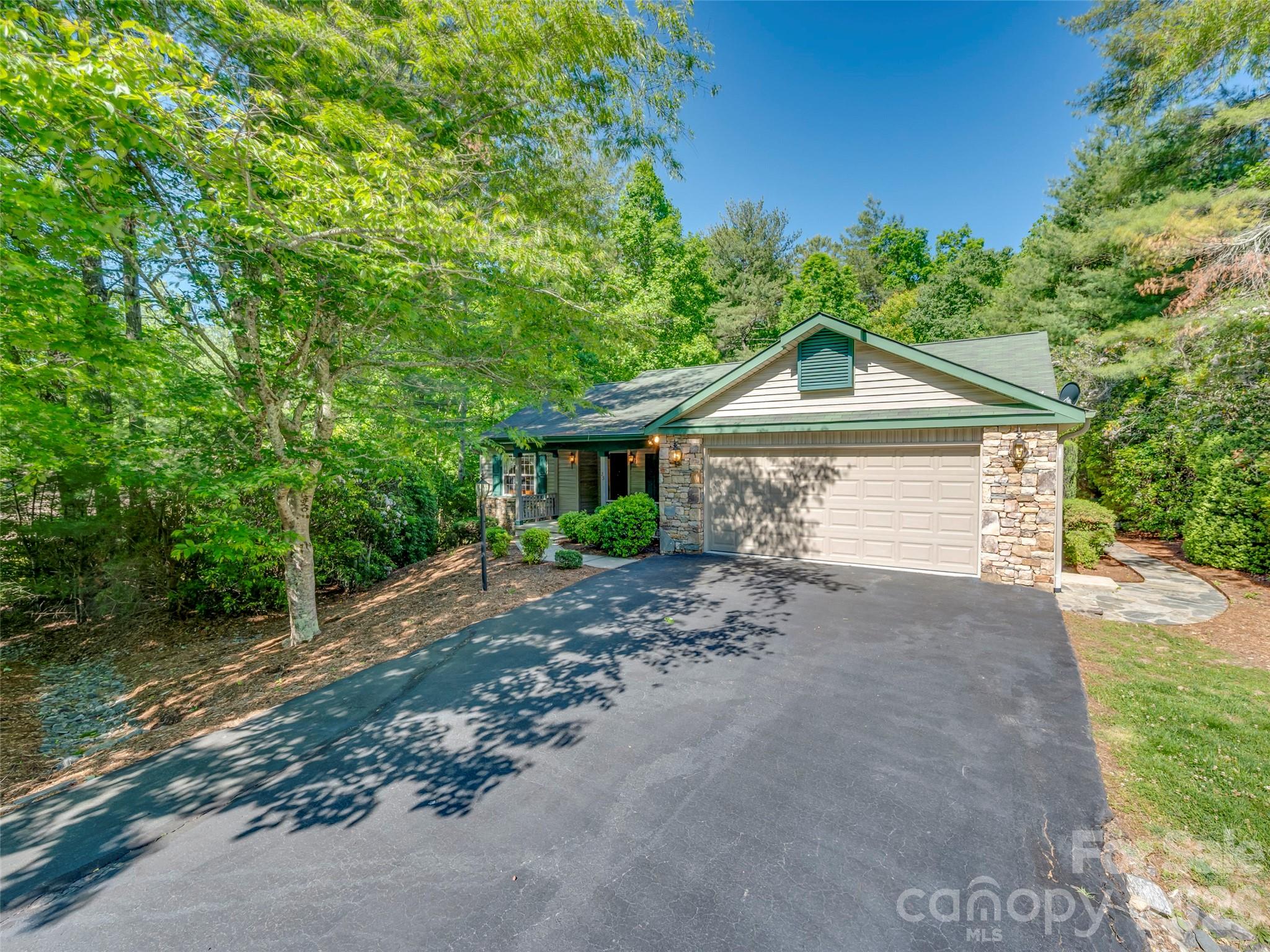 23 Tall Pines Road Property Photo 1