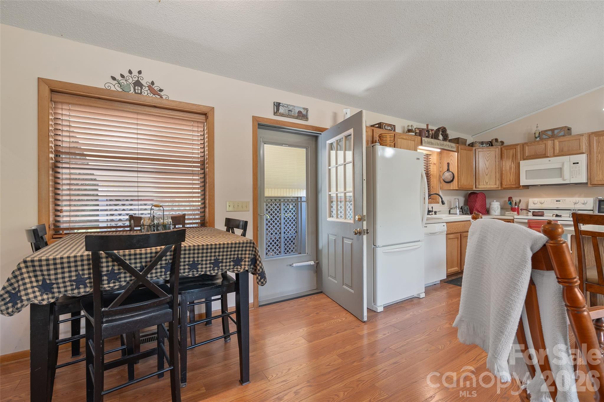 43 Thoren Court Property Photo 9