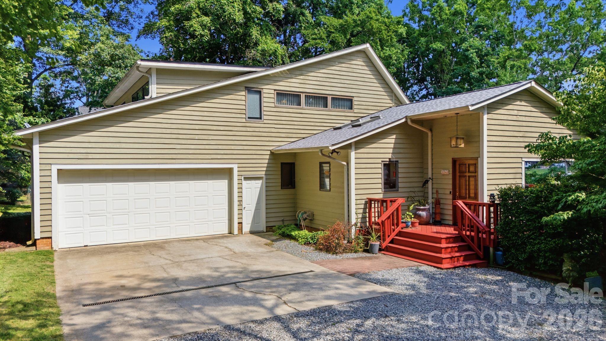125 Misty Cove Lane Property Photo 3