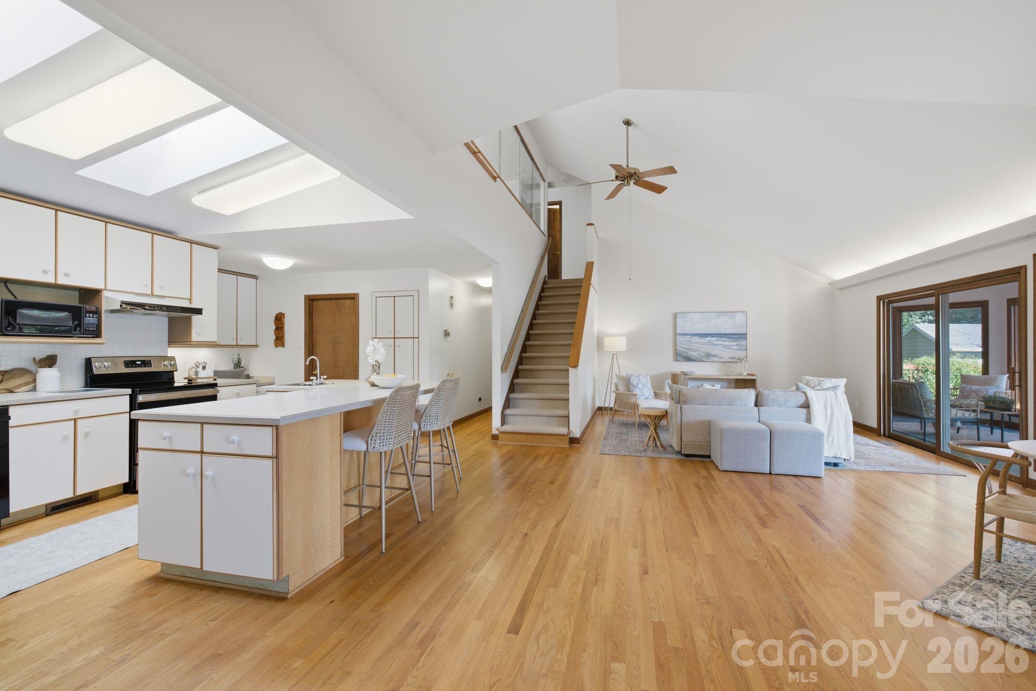 125 Misty Cove Lane Property Photo 4