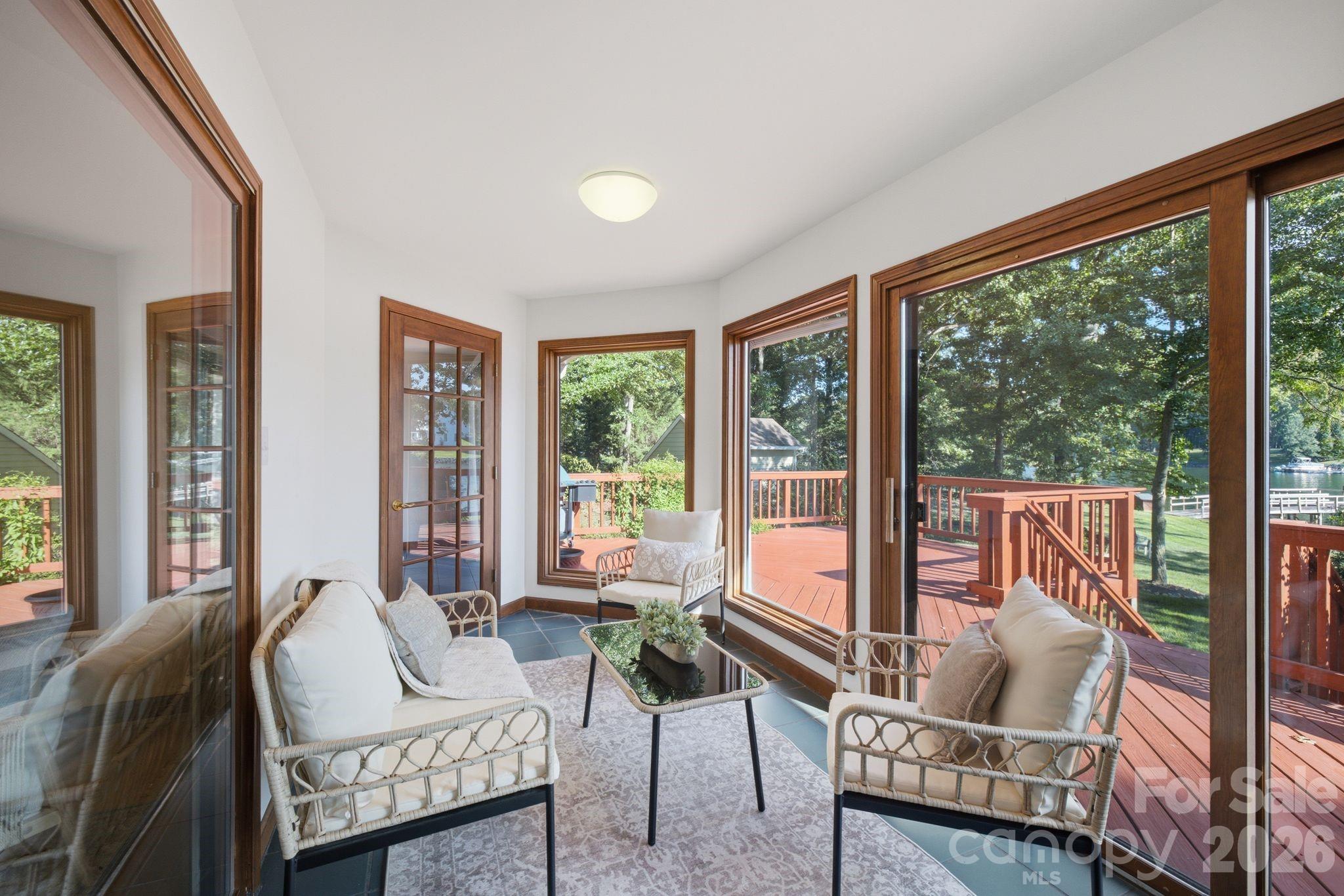 125 Misty Cove Lane Property Photo 17