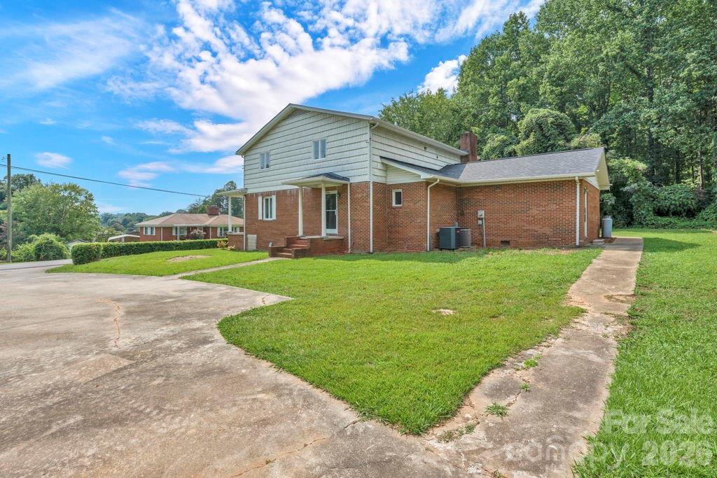 490 Morehead Road Property Photo 8
