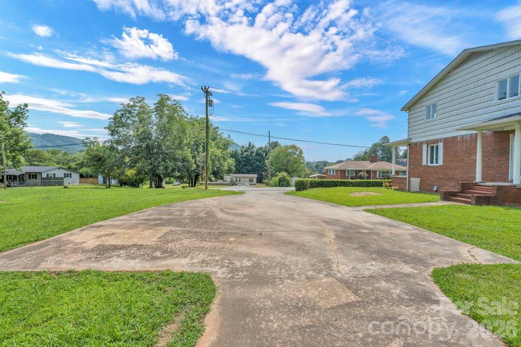 490 Morehead Road Property Photo 9