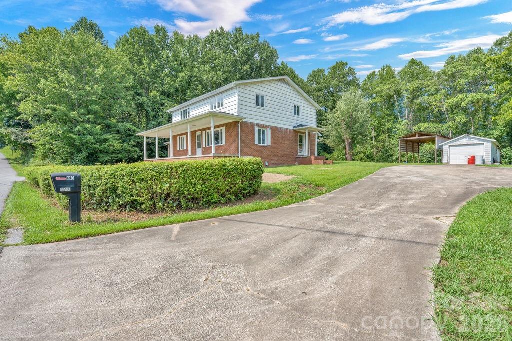 490 Morehead Road Property Photo 10