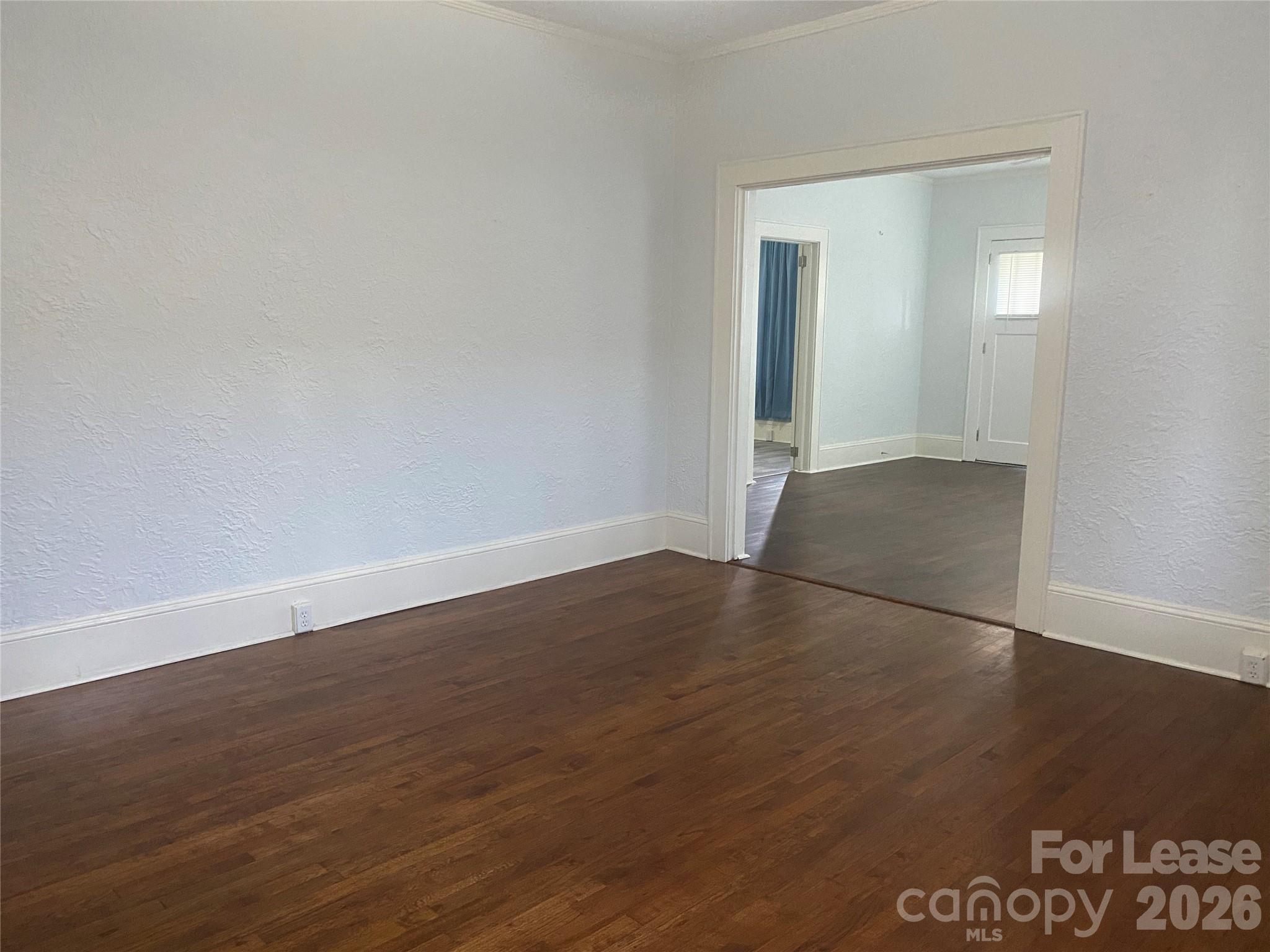 111 N York Street Property Photo 4