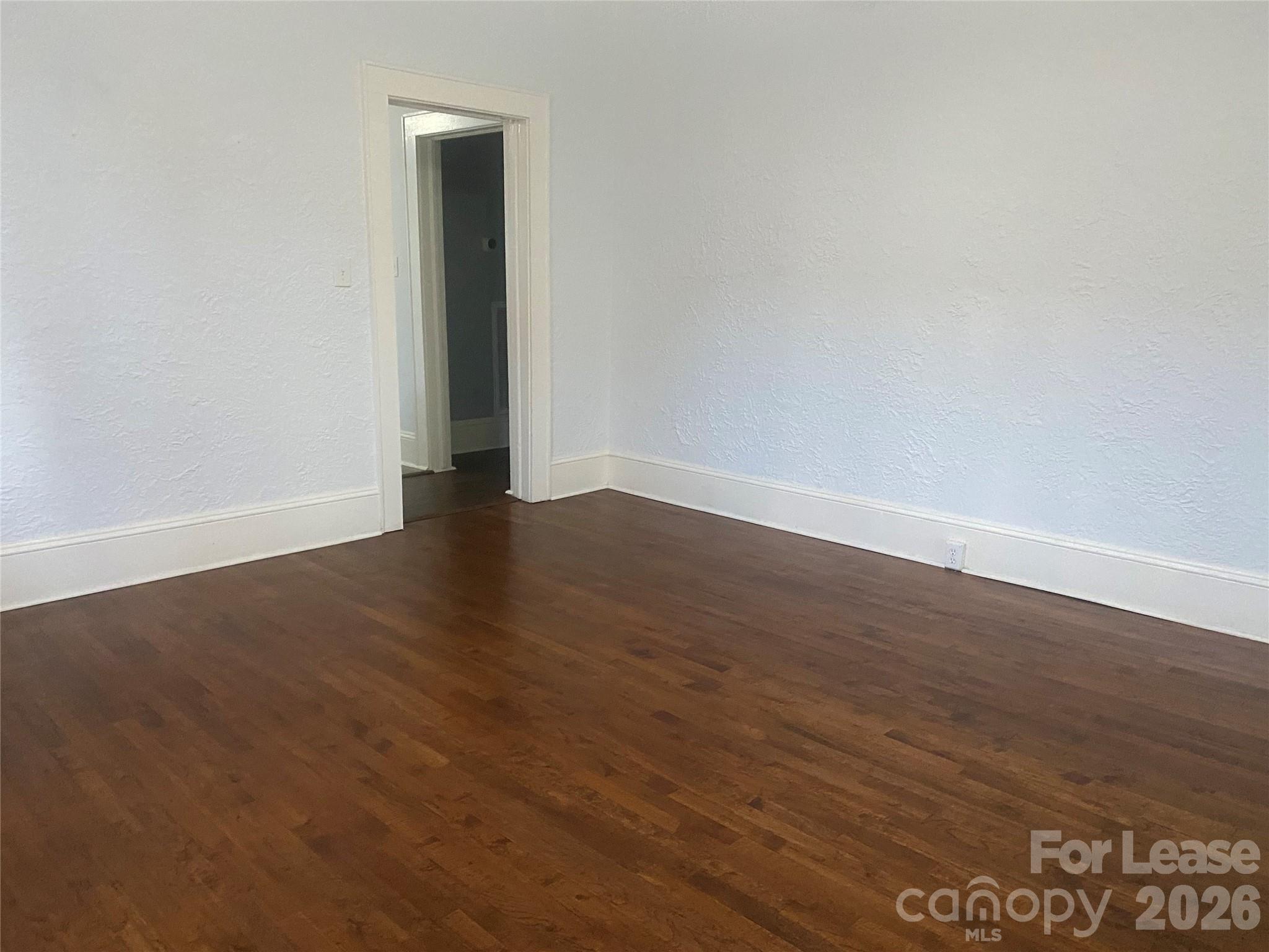 111 N York Street Property Photo 5