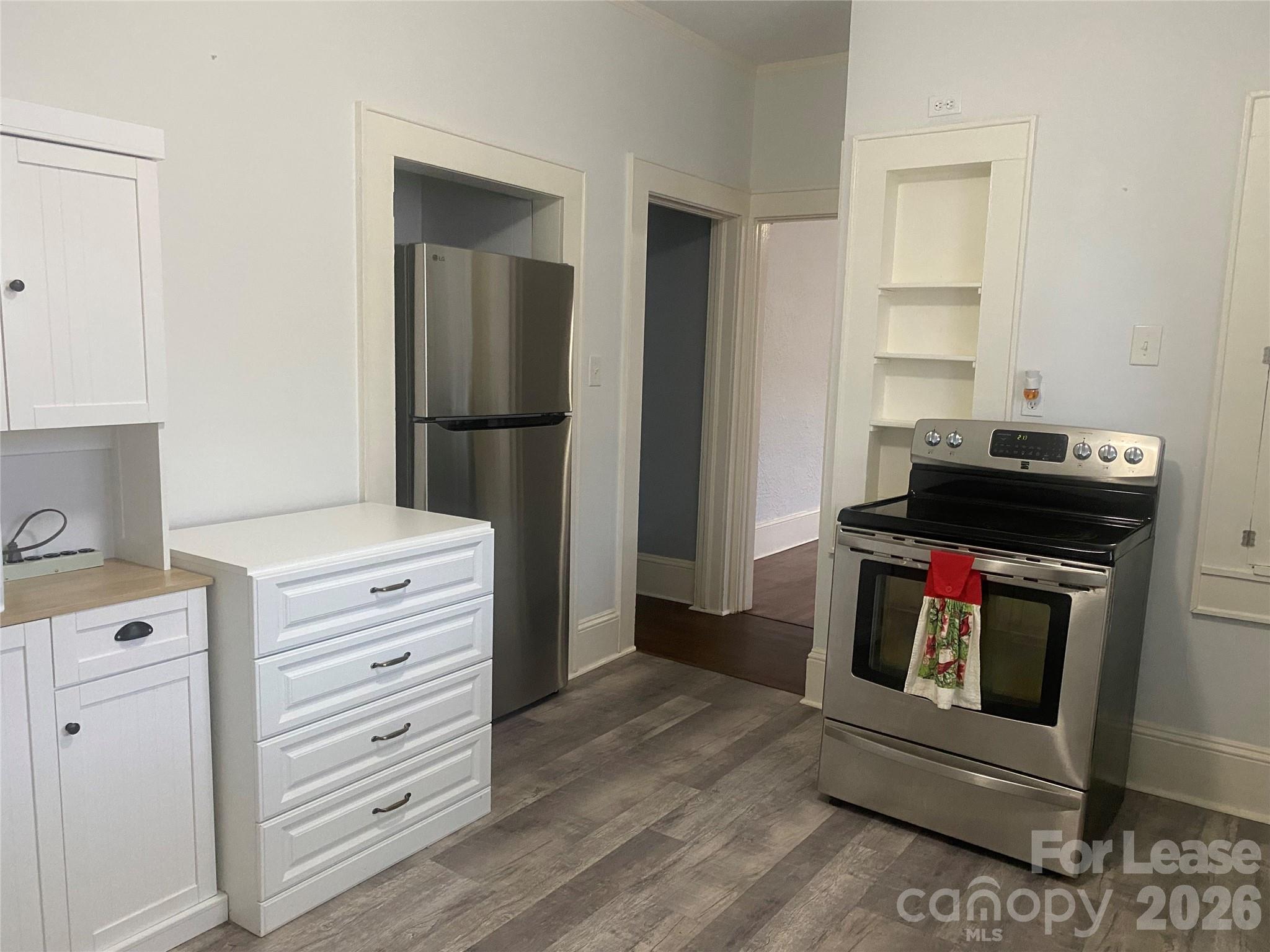 111 N York Street Property Photo 8