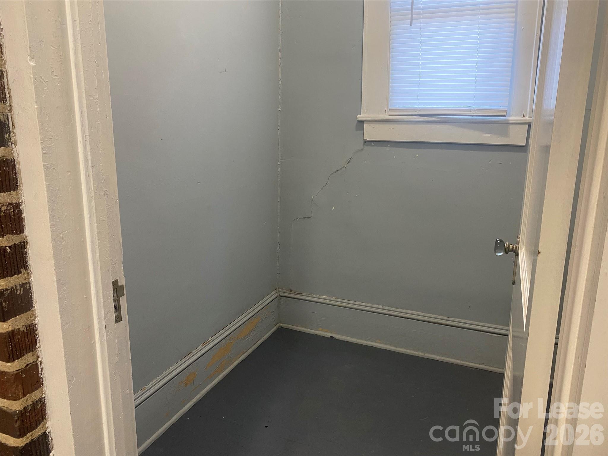 111 N York Street Property Photo 13
