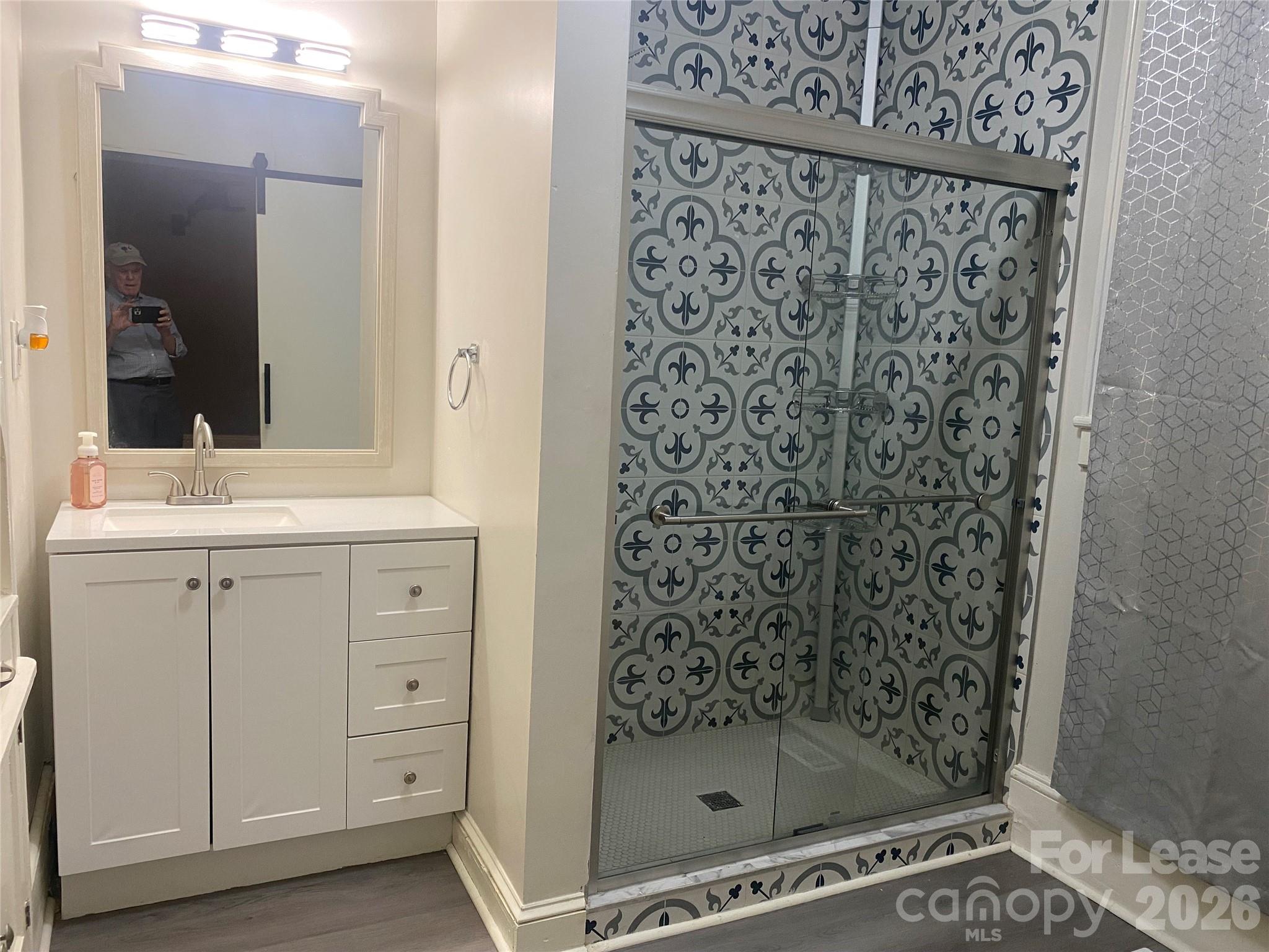 111 N York Street Property Photo 16