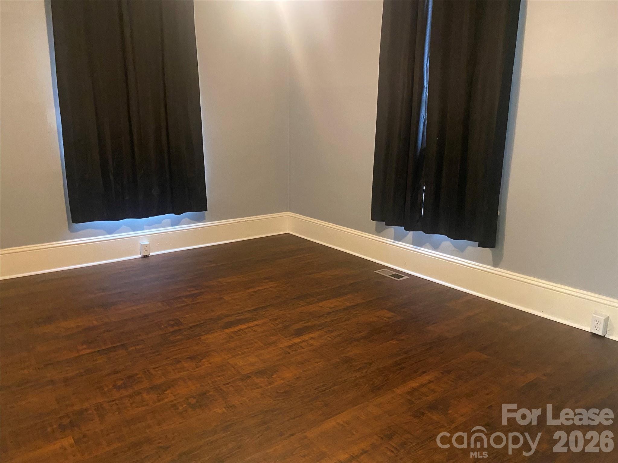 111 N York Street Property Photo 17