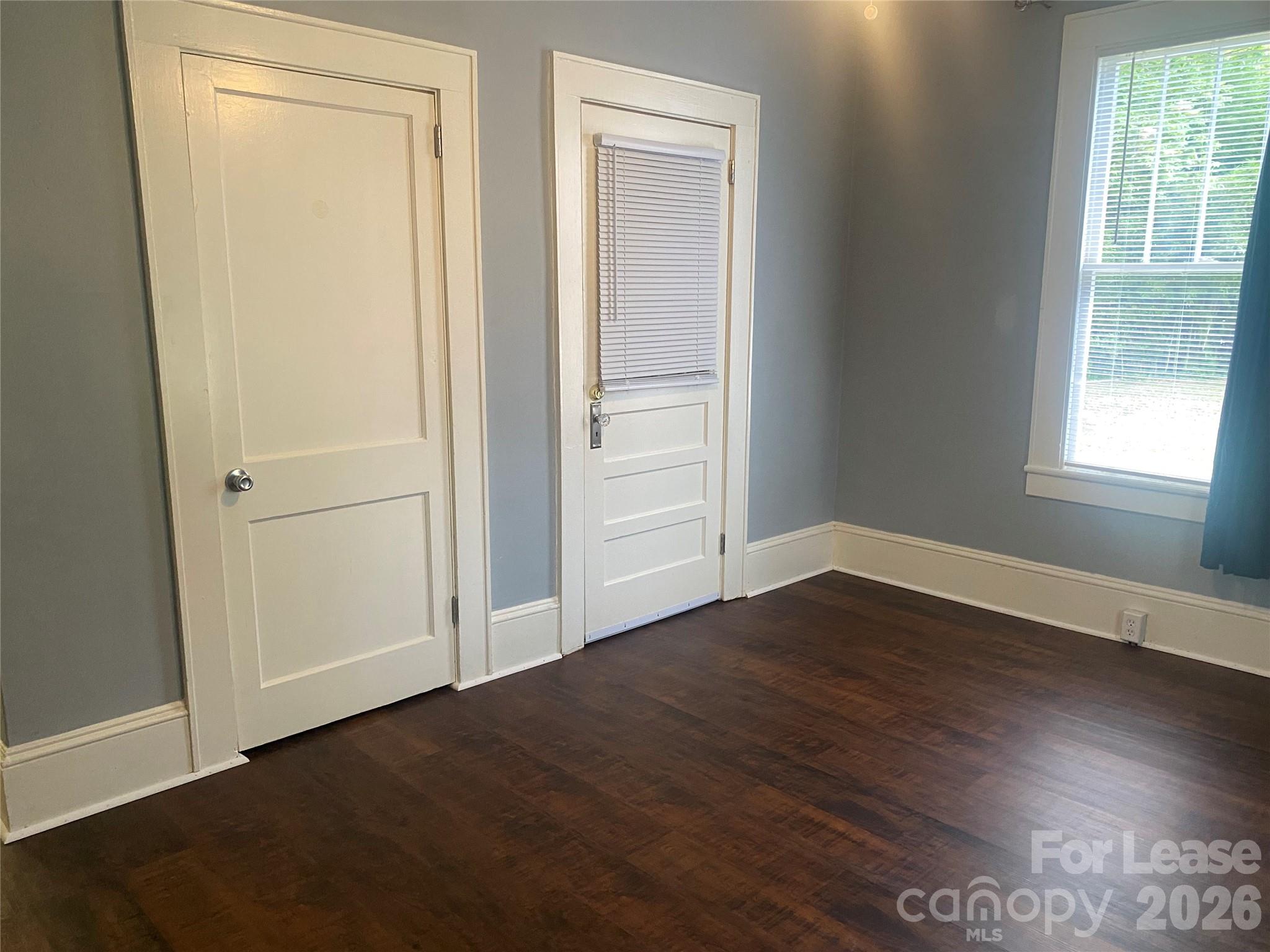 111 N York Street Property Photo 18