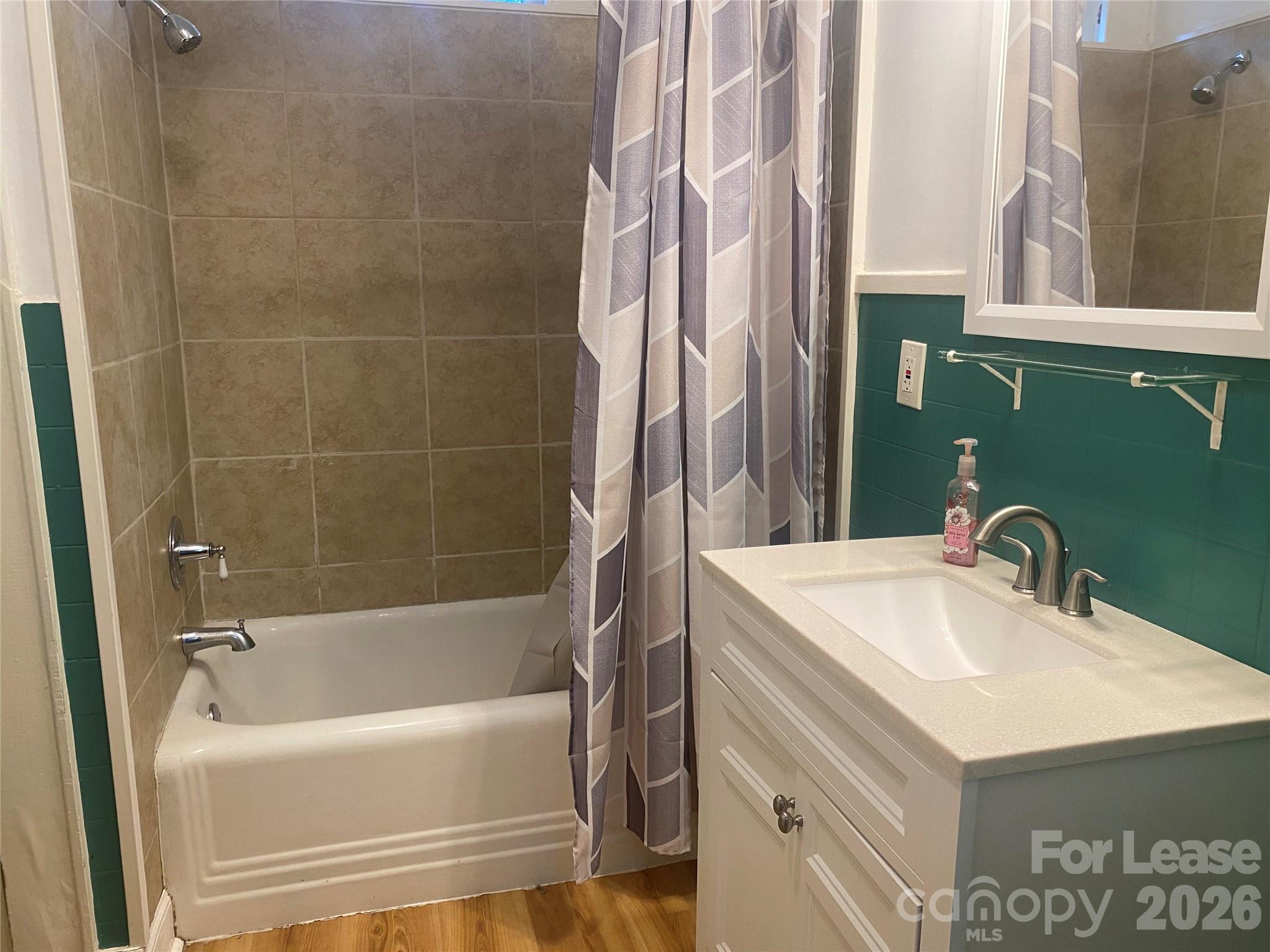 111 N York Street Property Photo 20