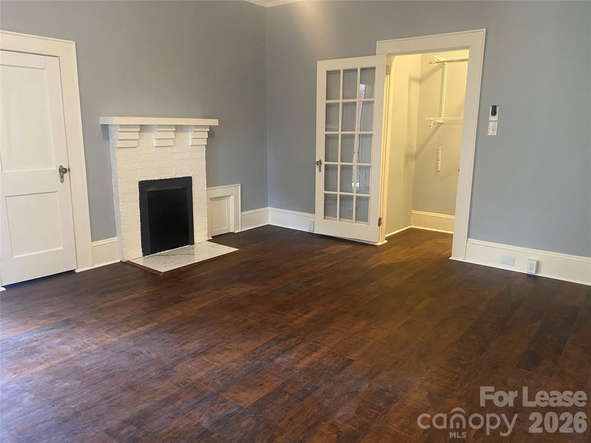 111 N York Street Property Photo 22