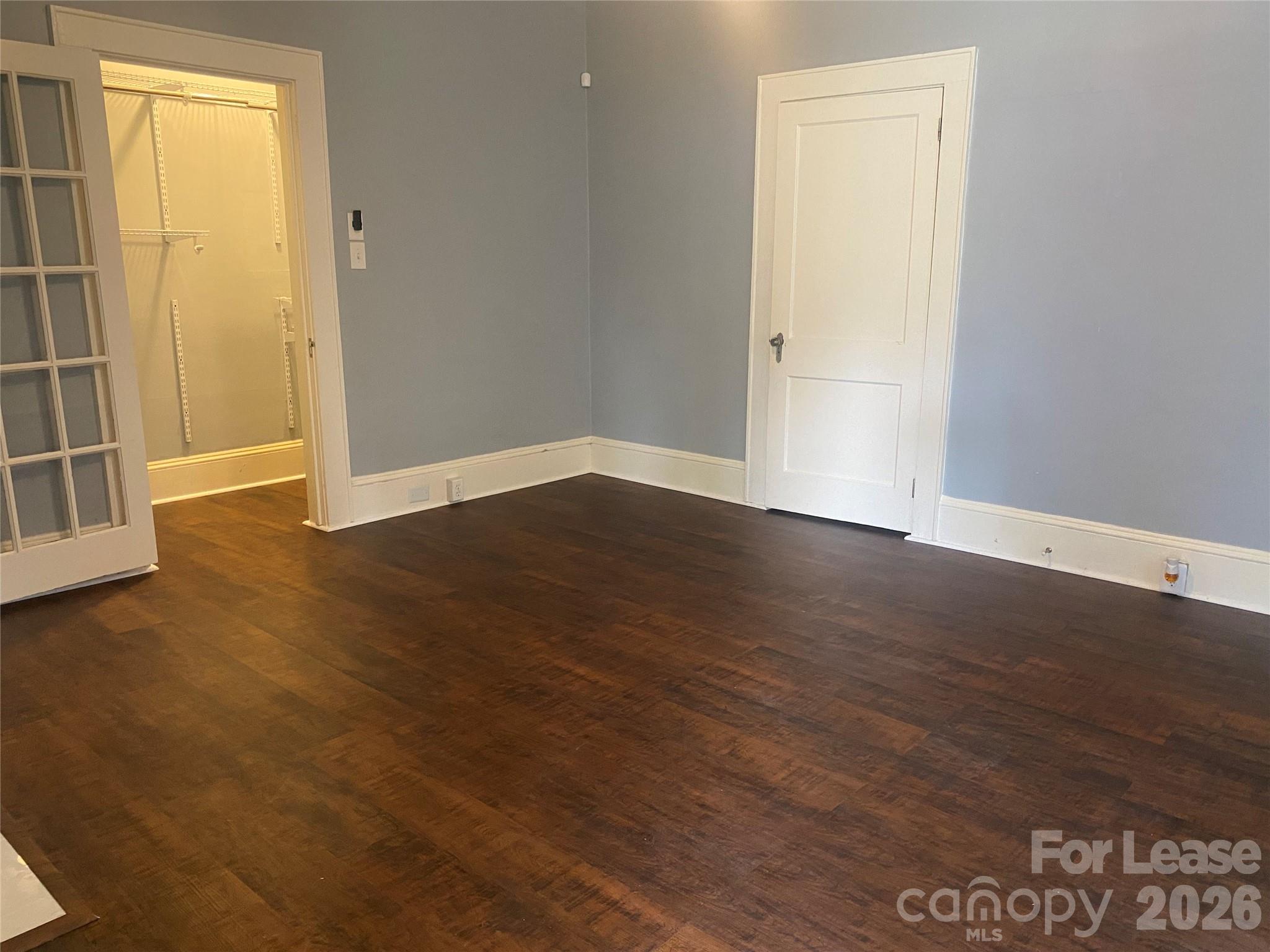 111 N York Street Property Photo 23