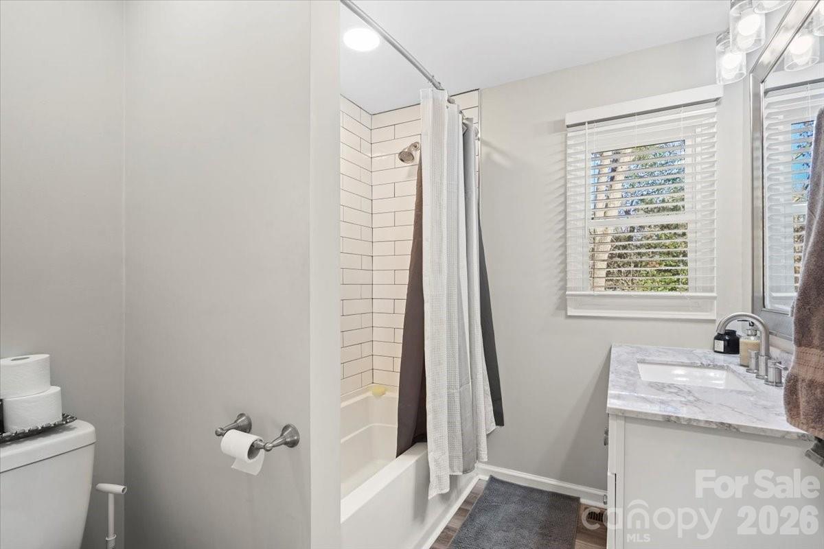 624 Dundeen Drive Property Photo 12