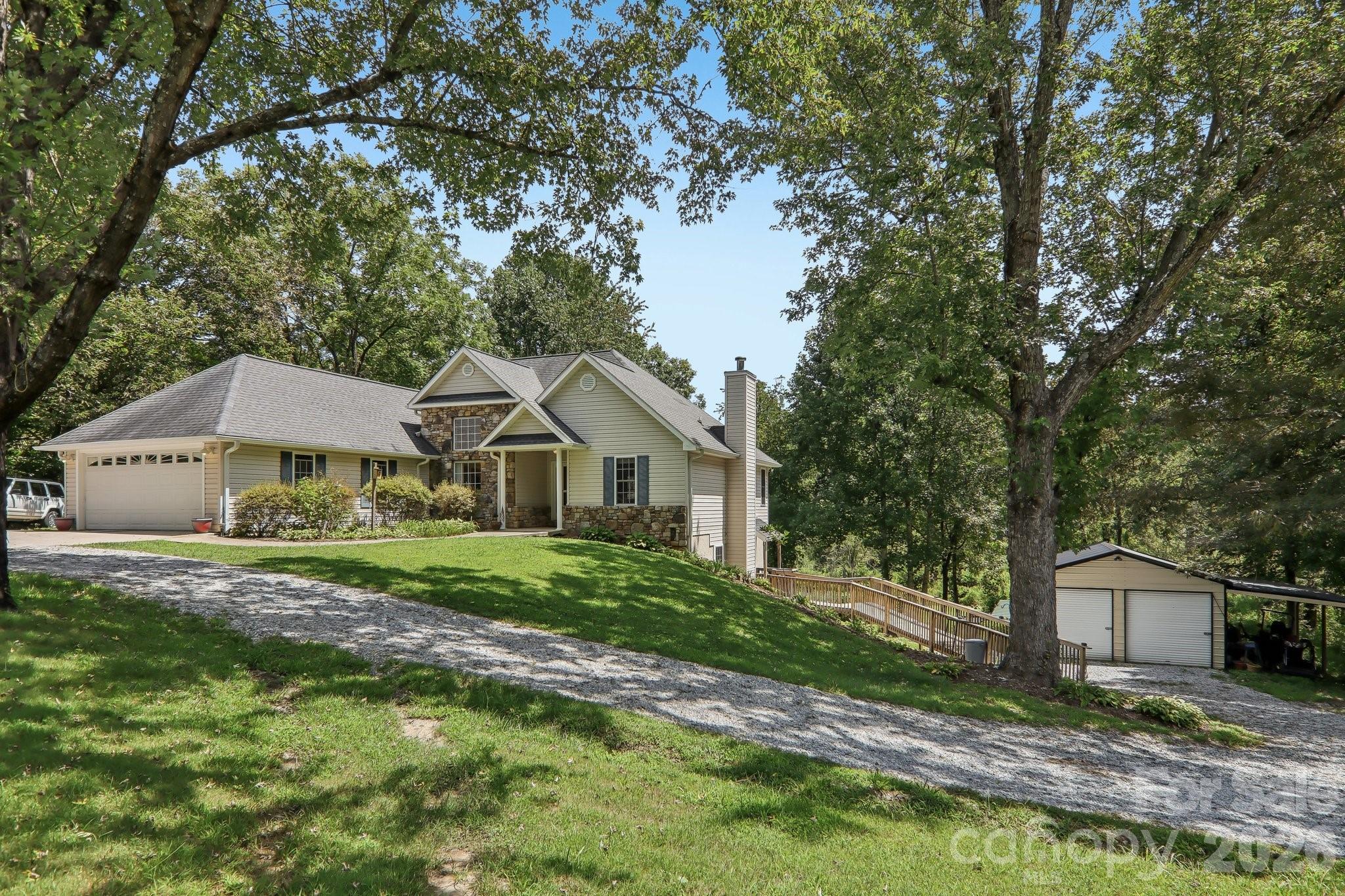 1414 Kanuga Road Property Photo 2