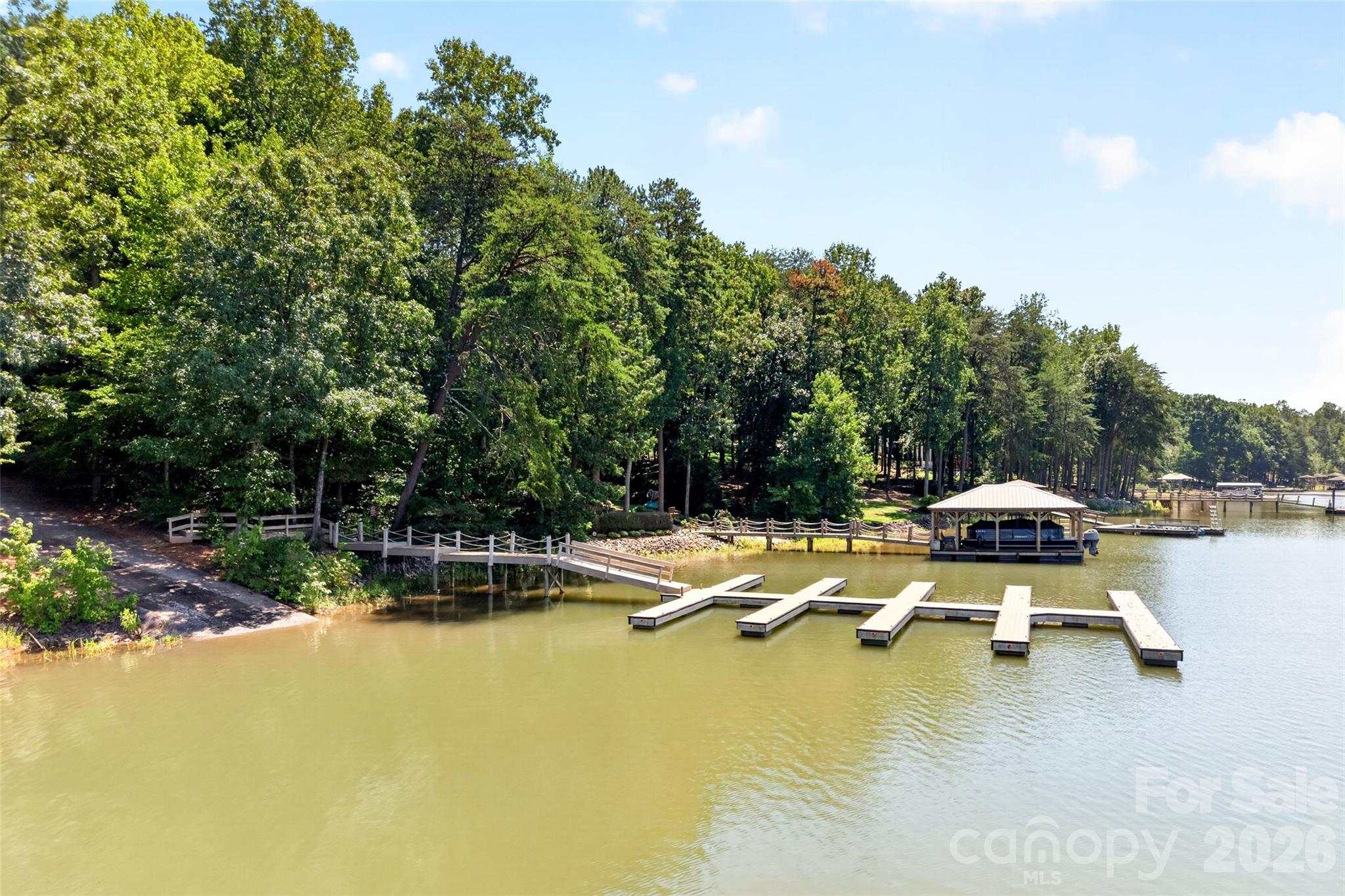 4565 River Hills Drive Property Photo 2