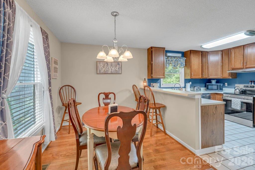 655 Overlook Drive Property Photo 7