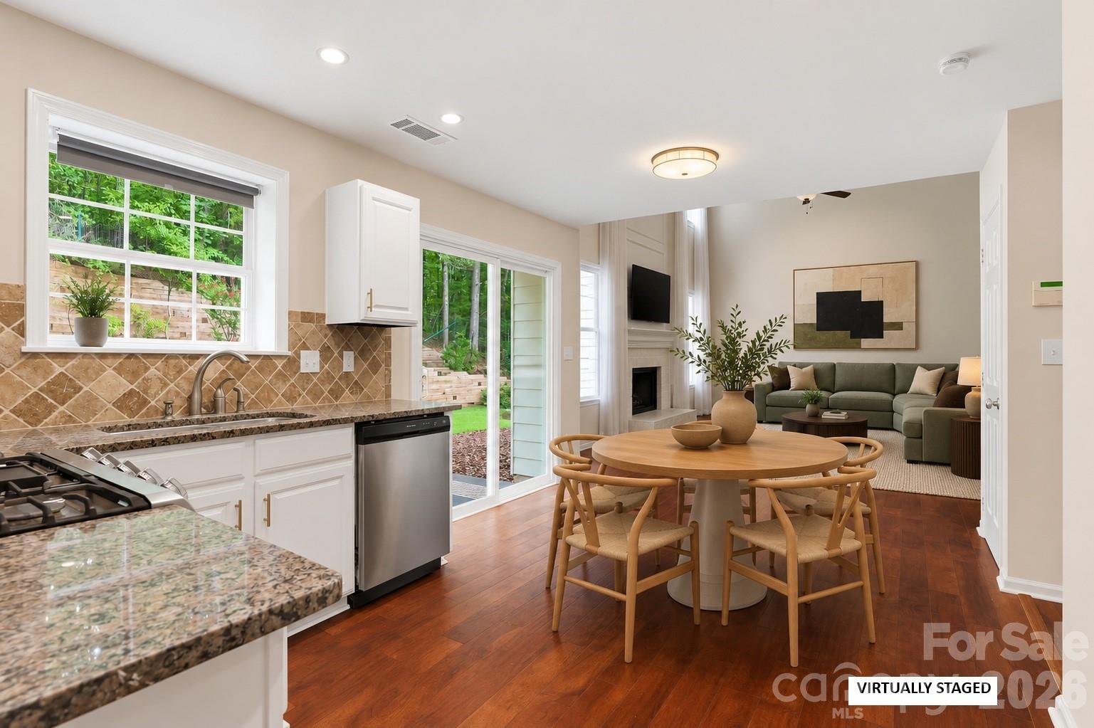 14339 Crown Harbor Drive Property Photo 6