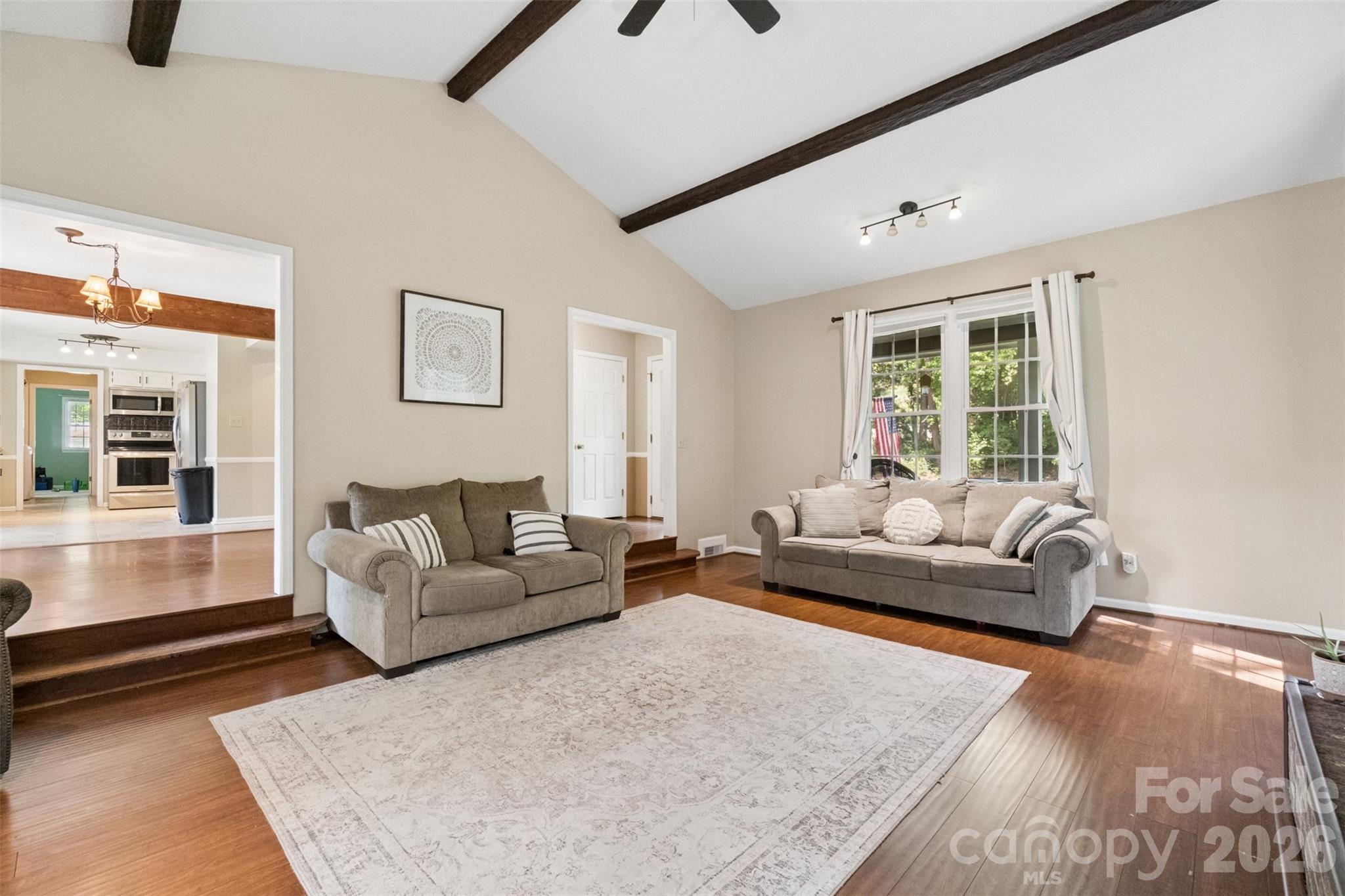 302 Nottingham Way Property Photo 9