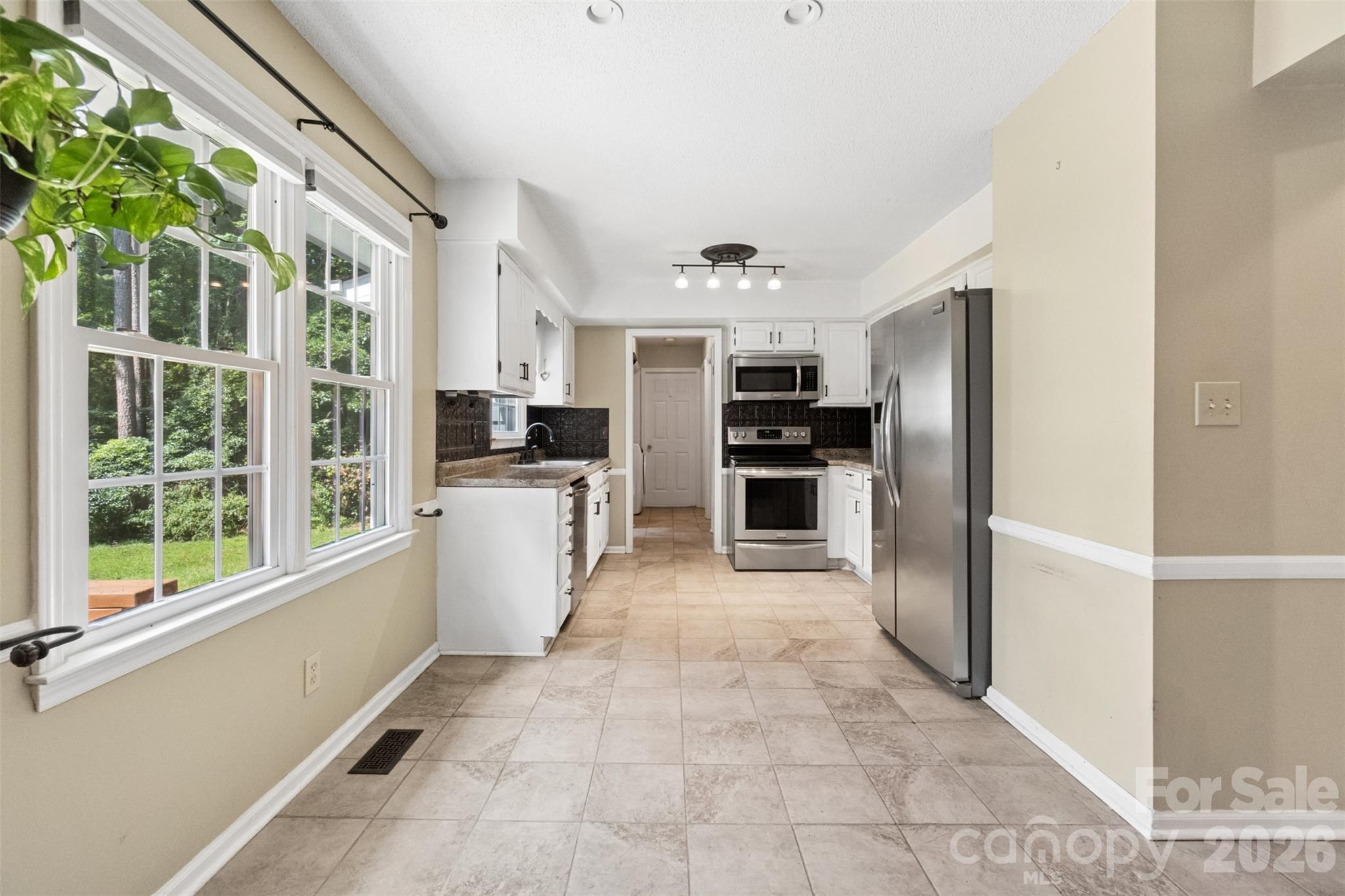 302 Nottingham Way Property Photo 14