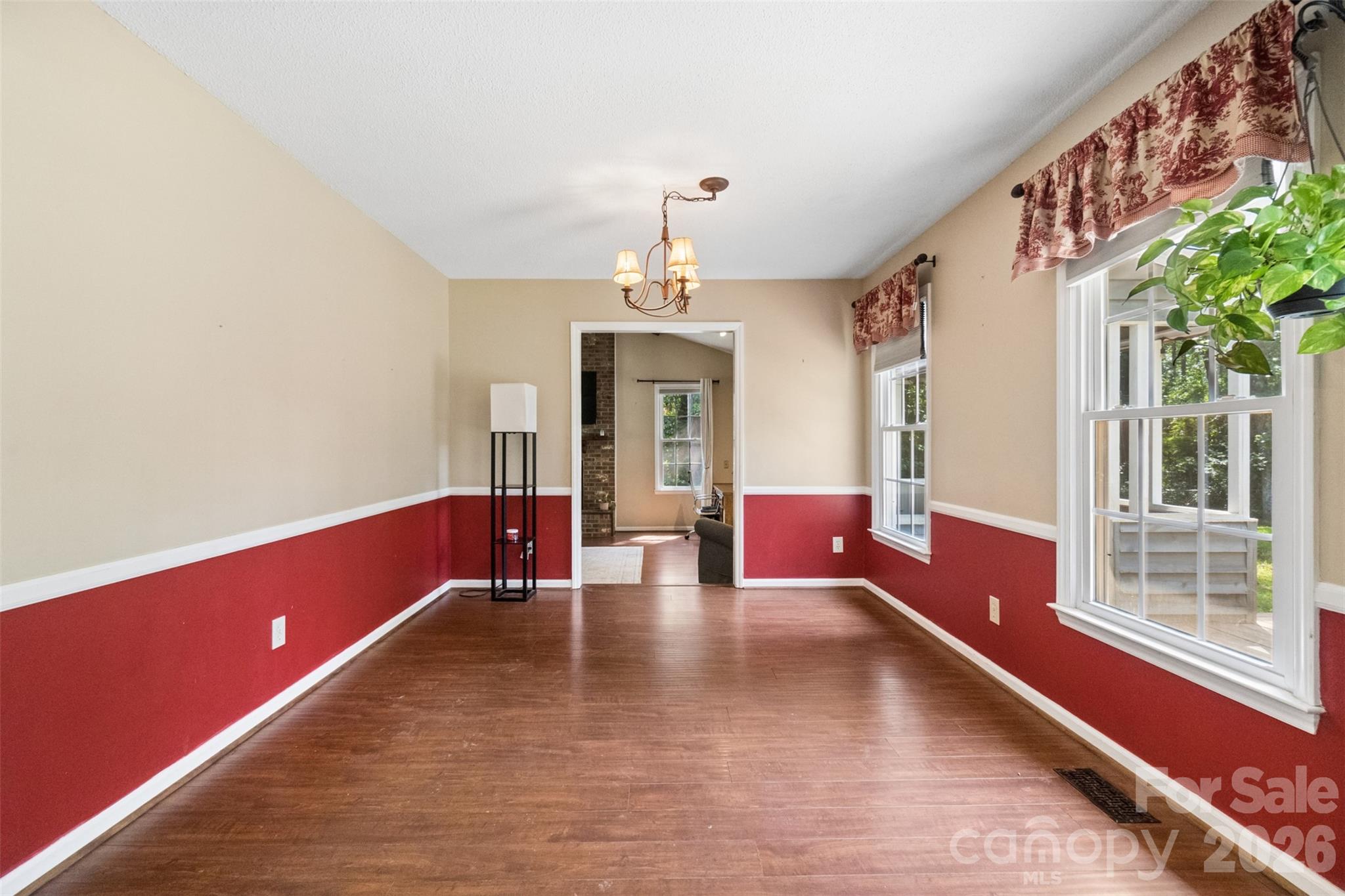 302 Nottingham Way Property Photo 15