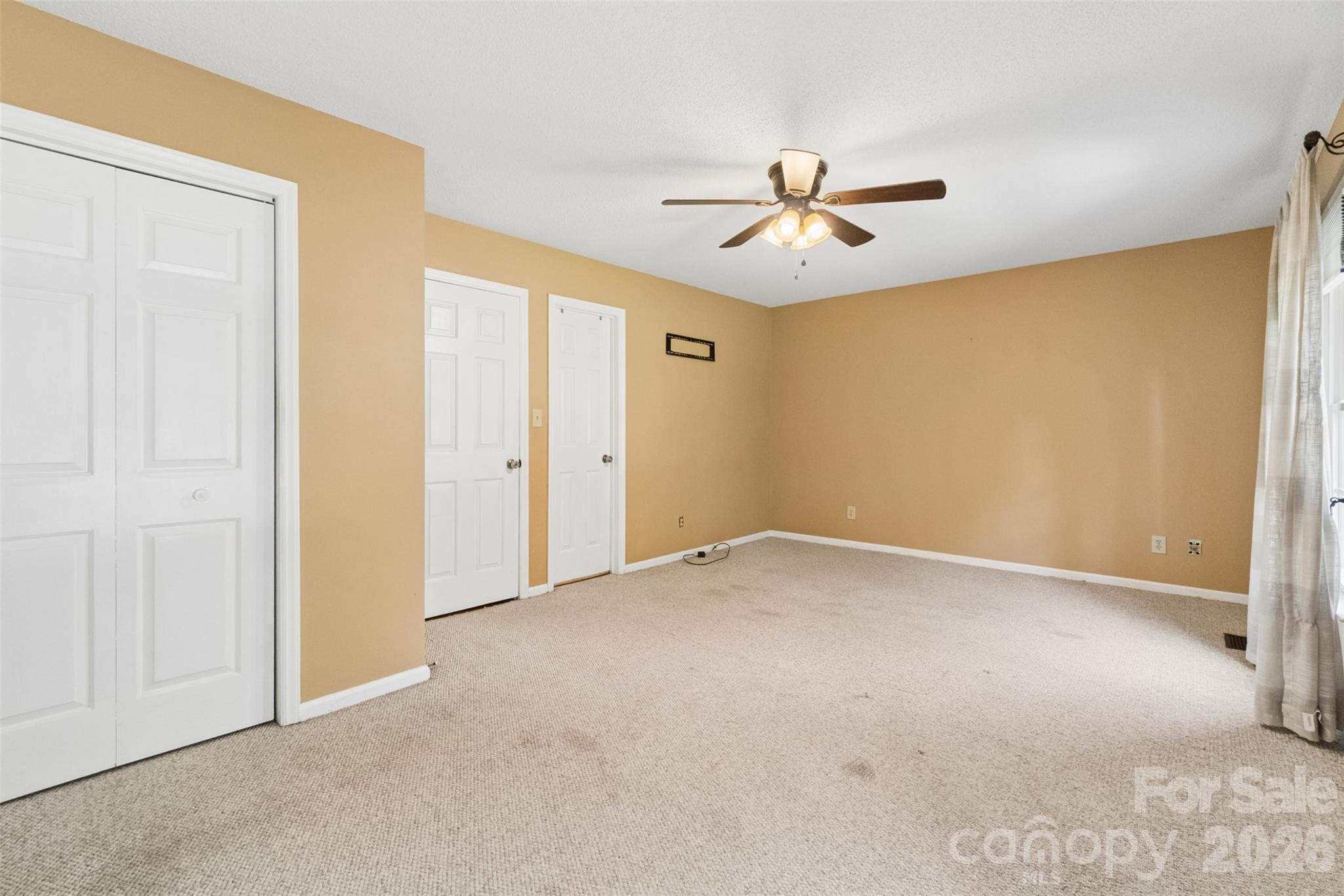 302 Nottingham Way Property Photo 18