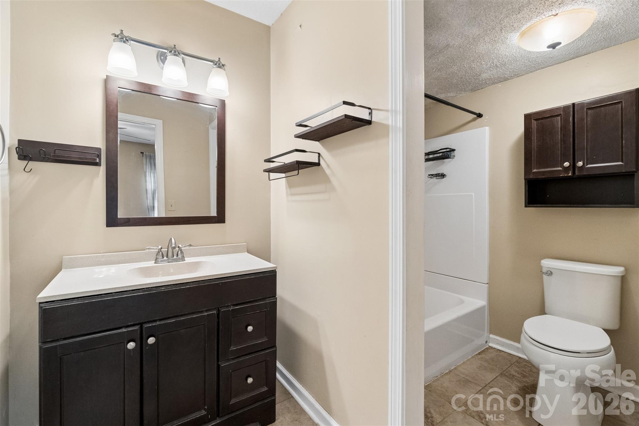 302 Nottingham Way Property Photo 19