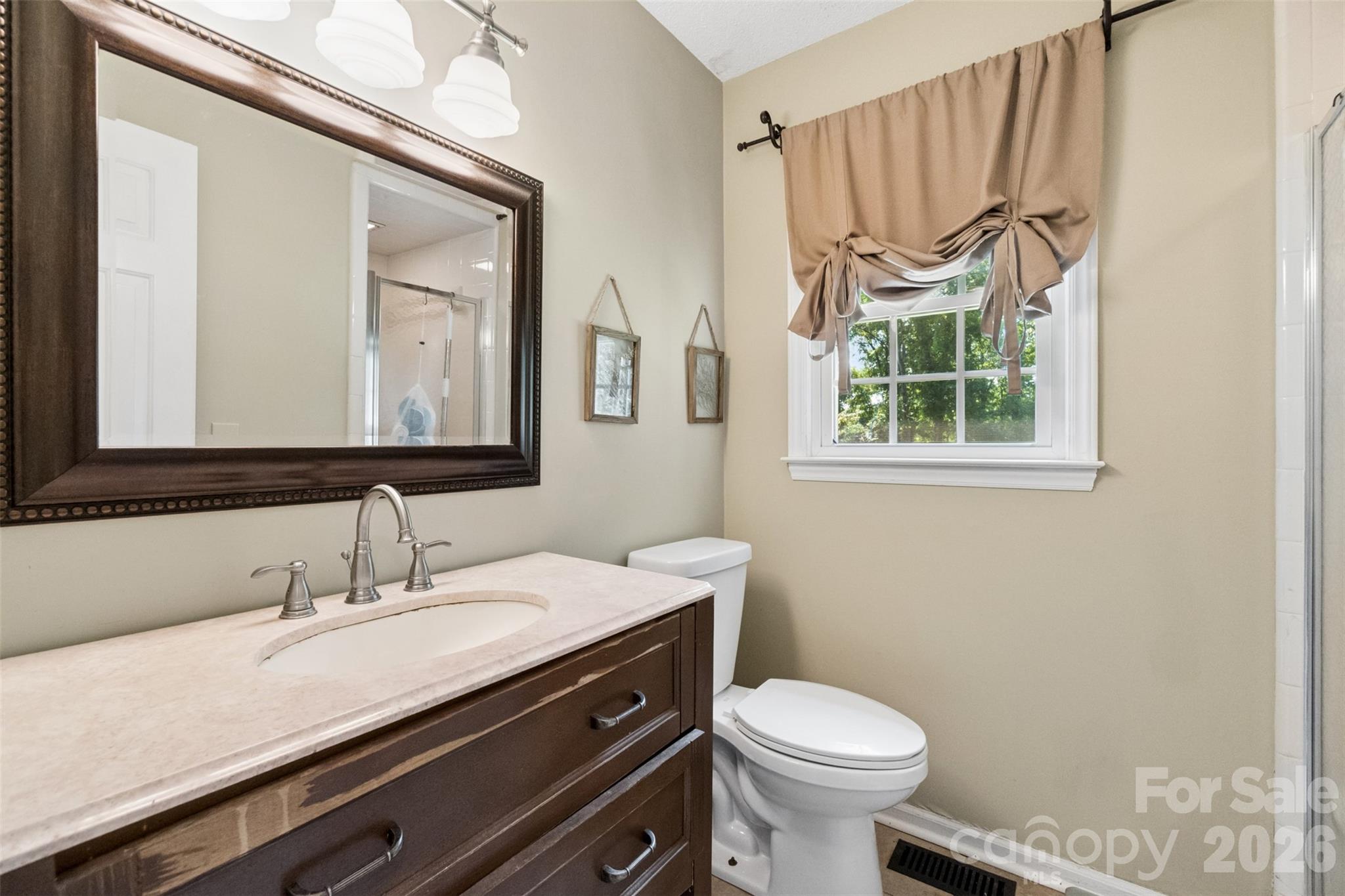 302 Nottingham Way Property Photo 22