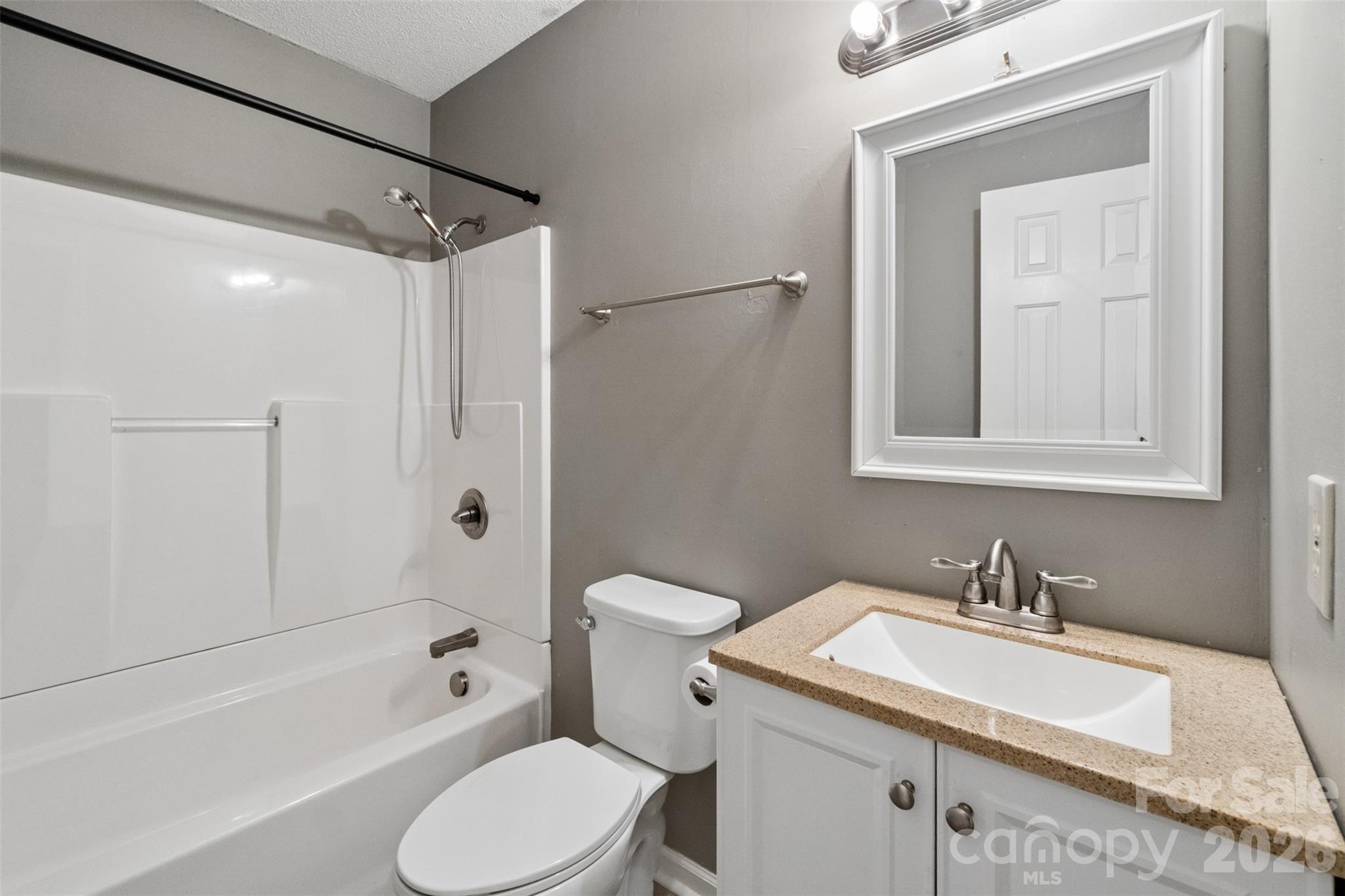 302 Nottingham Way Property Photo 27