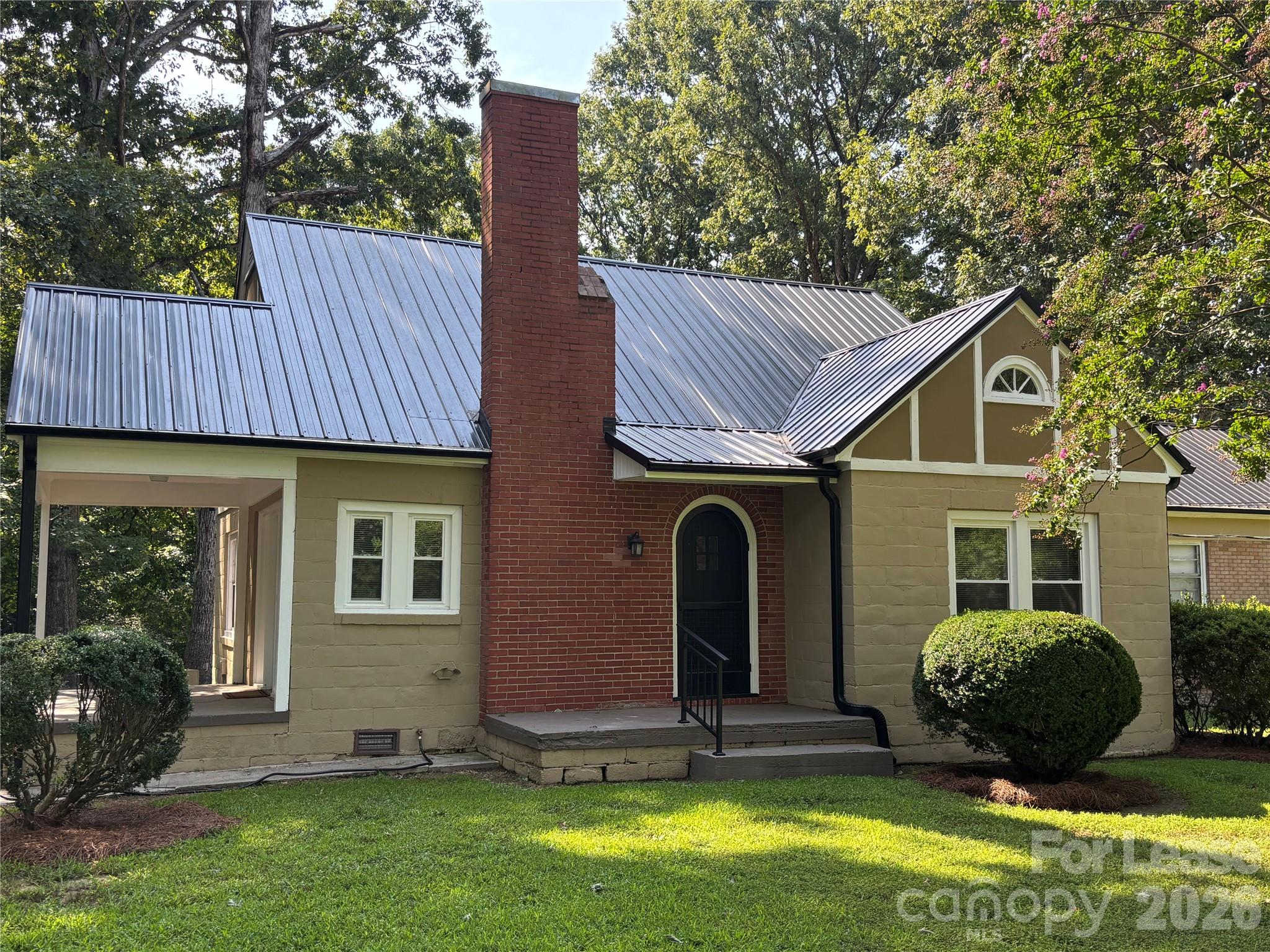 1613 Boy Scout Road Property Photo 1