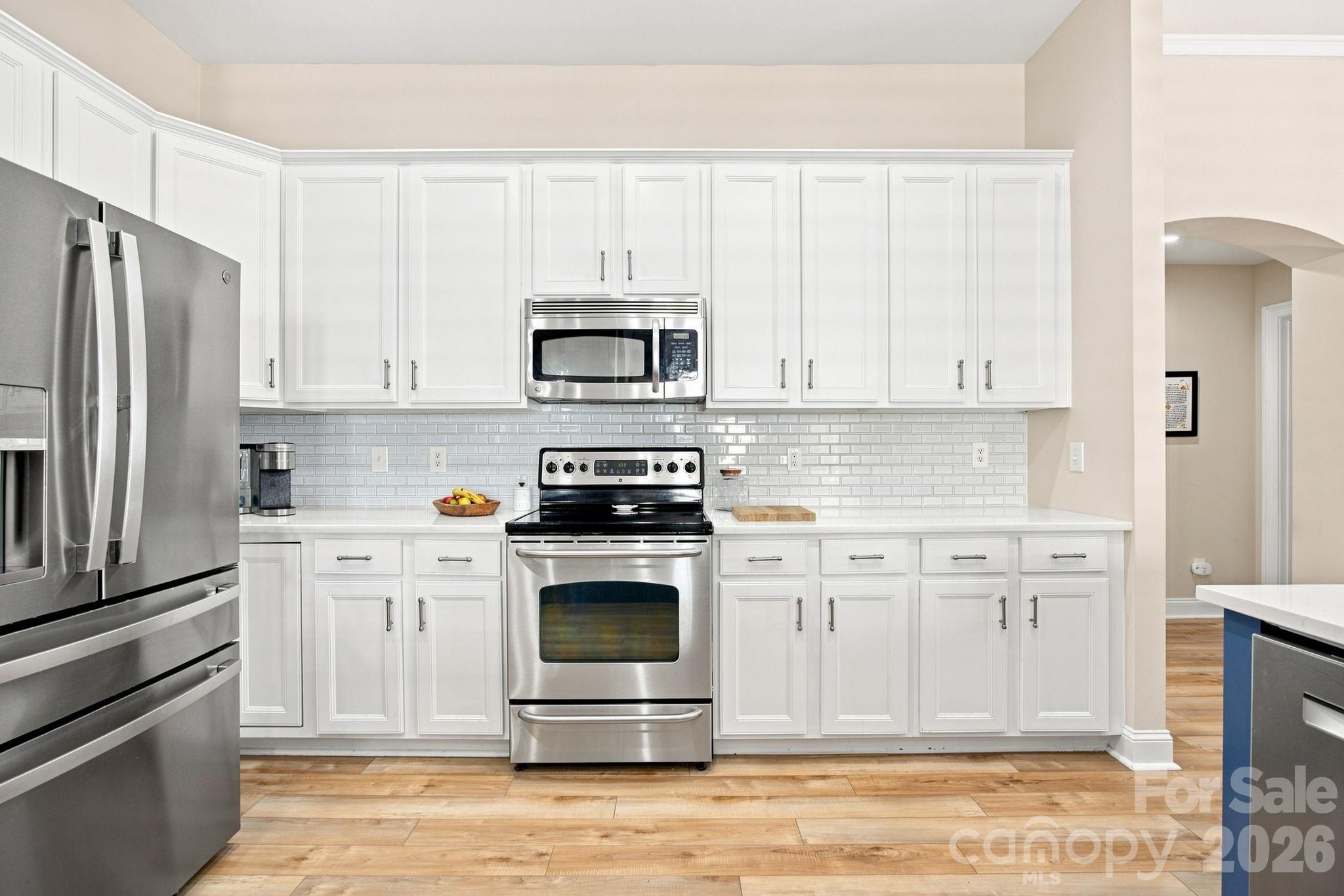 8025 Cottsbrooke Drive Property Photo 6