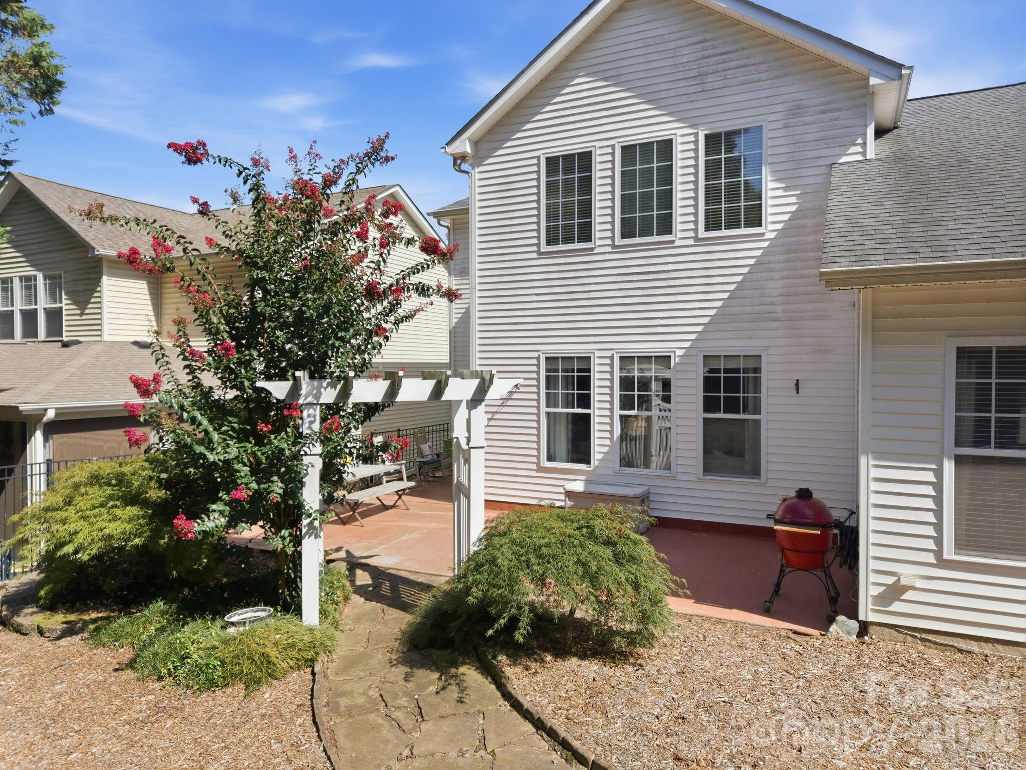8025 Cottsbrooke Drive Property Photo 39