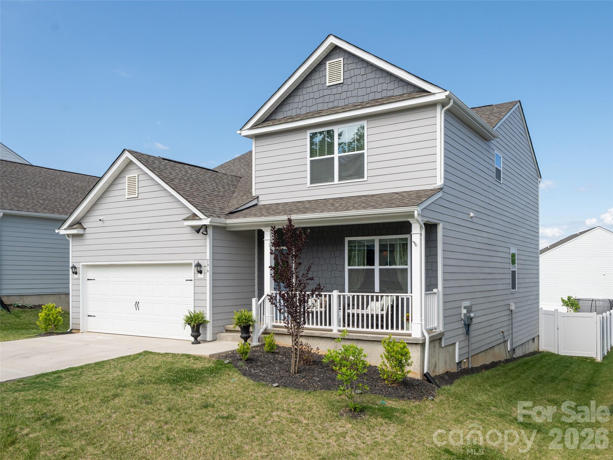 596 Country Oak Drive Property Photo 1