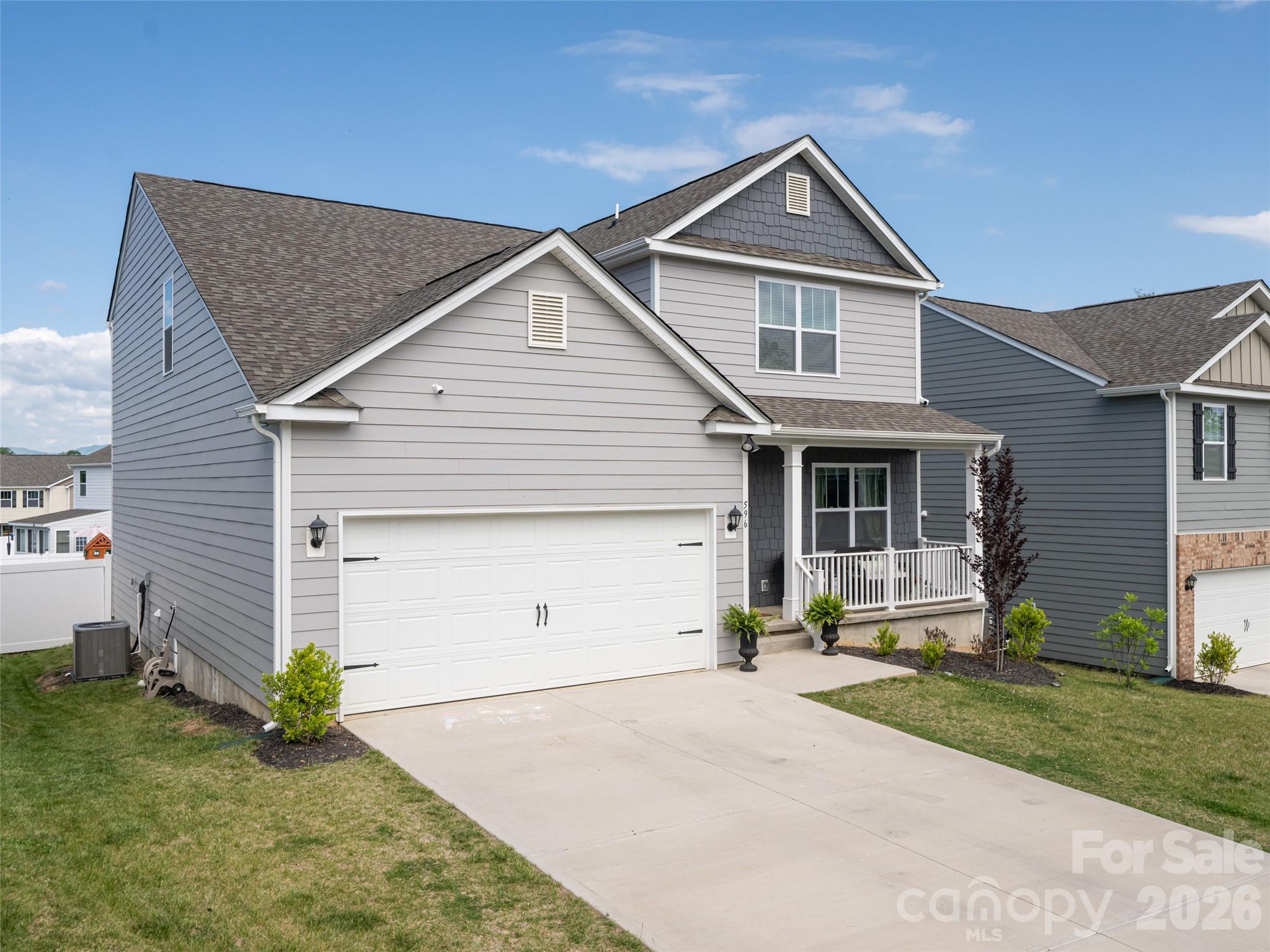 596 Country Oak Drive Property Photo 3