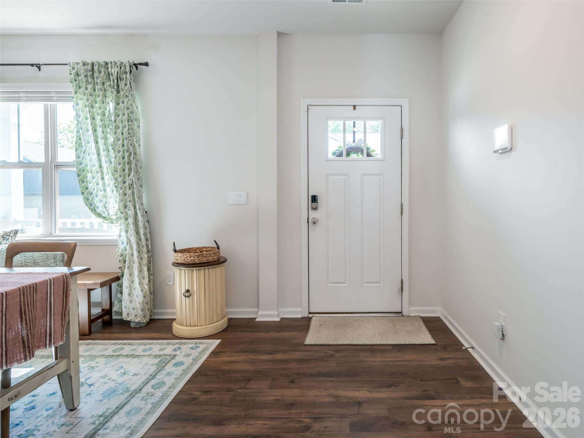 596 Country Oak Drive Property Photo 6