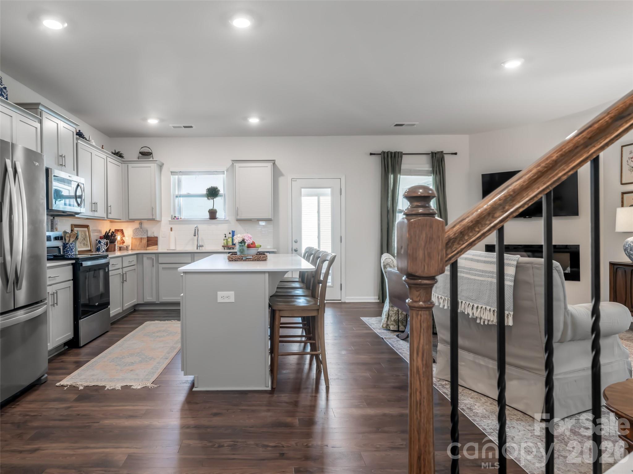 596 Country Oak Drive Property Photo 10