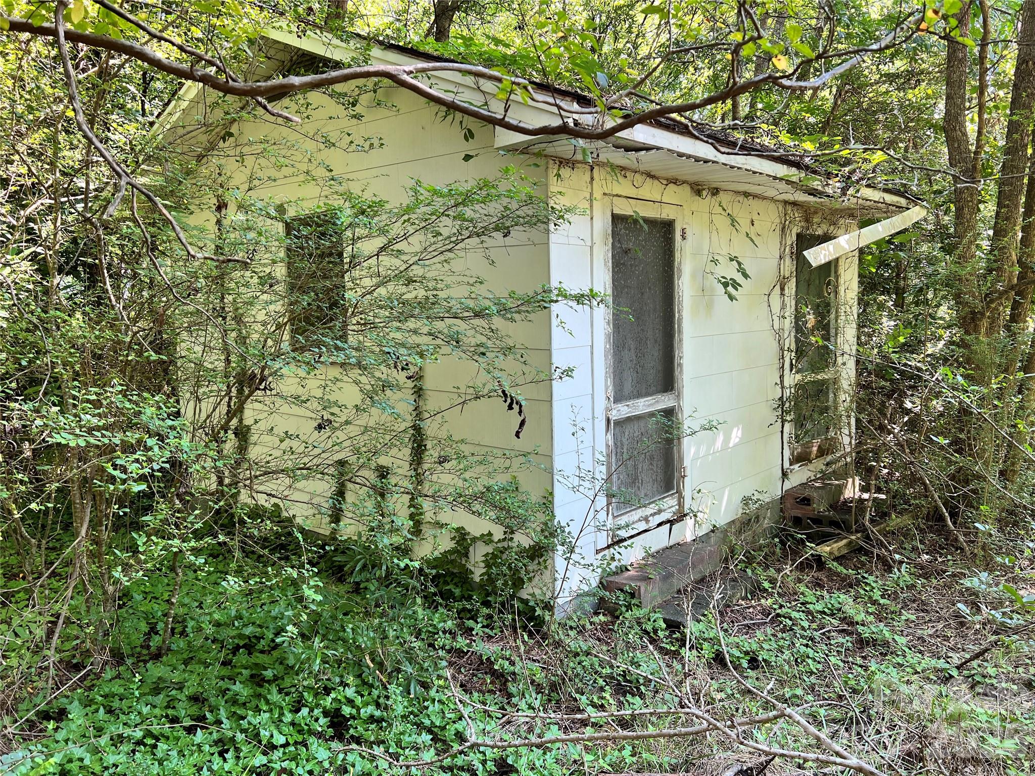 215 Factory Street Property Photo 15