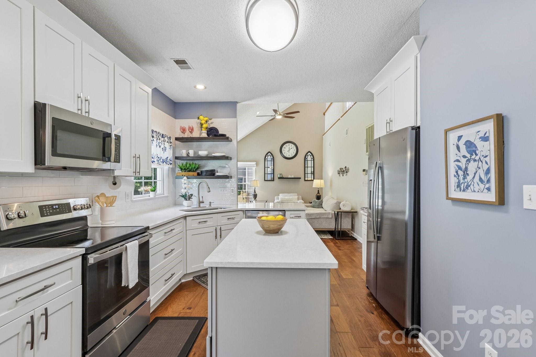 8504 Tamarron Drive Property Photo 4