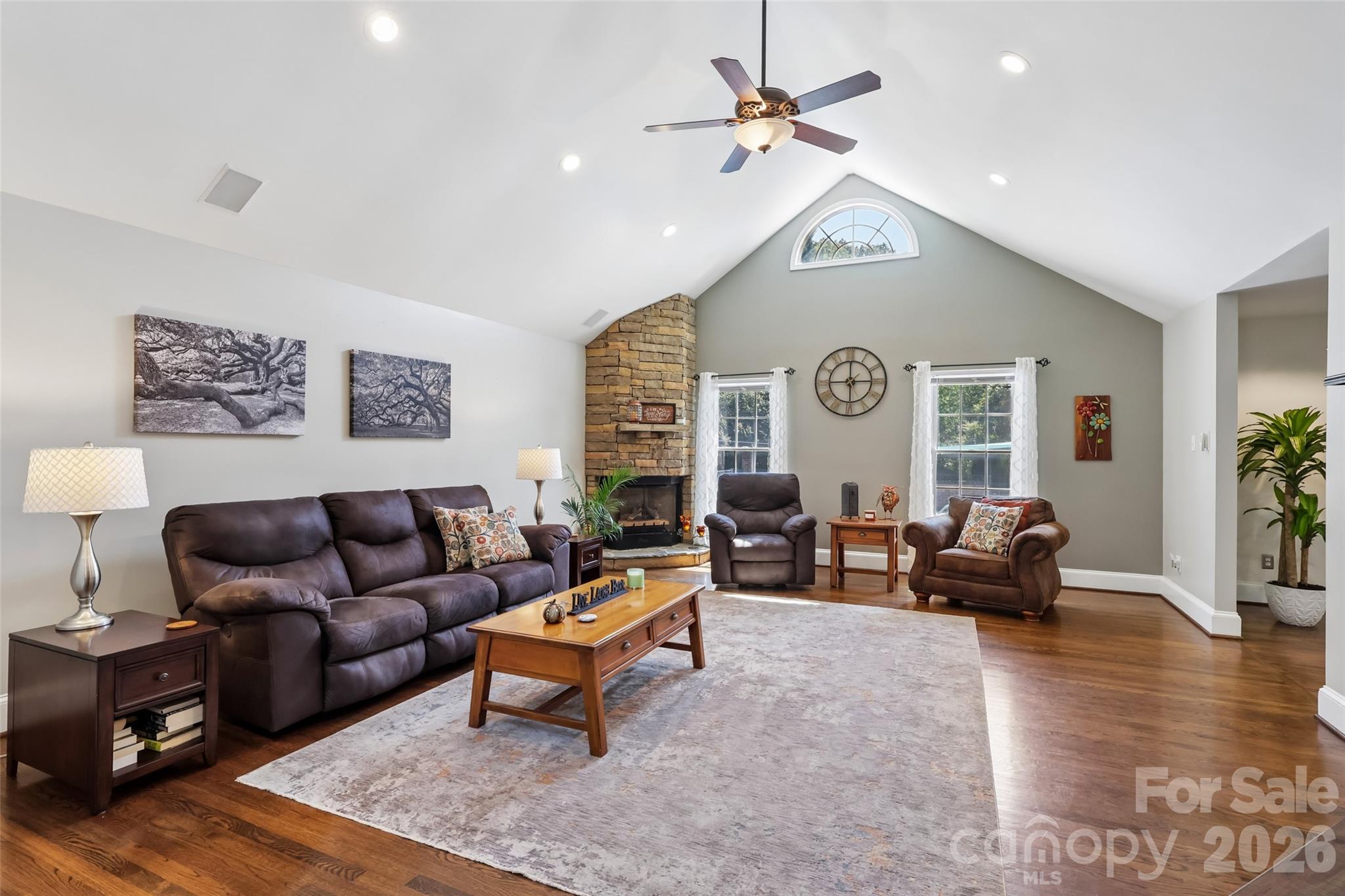 319 Big Indian Loop Property Photo 4