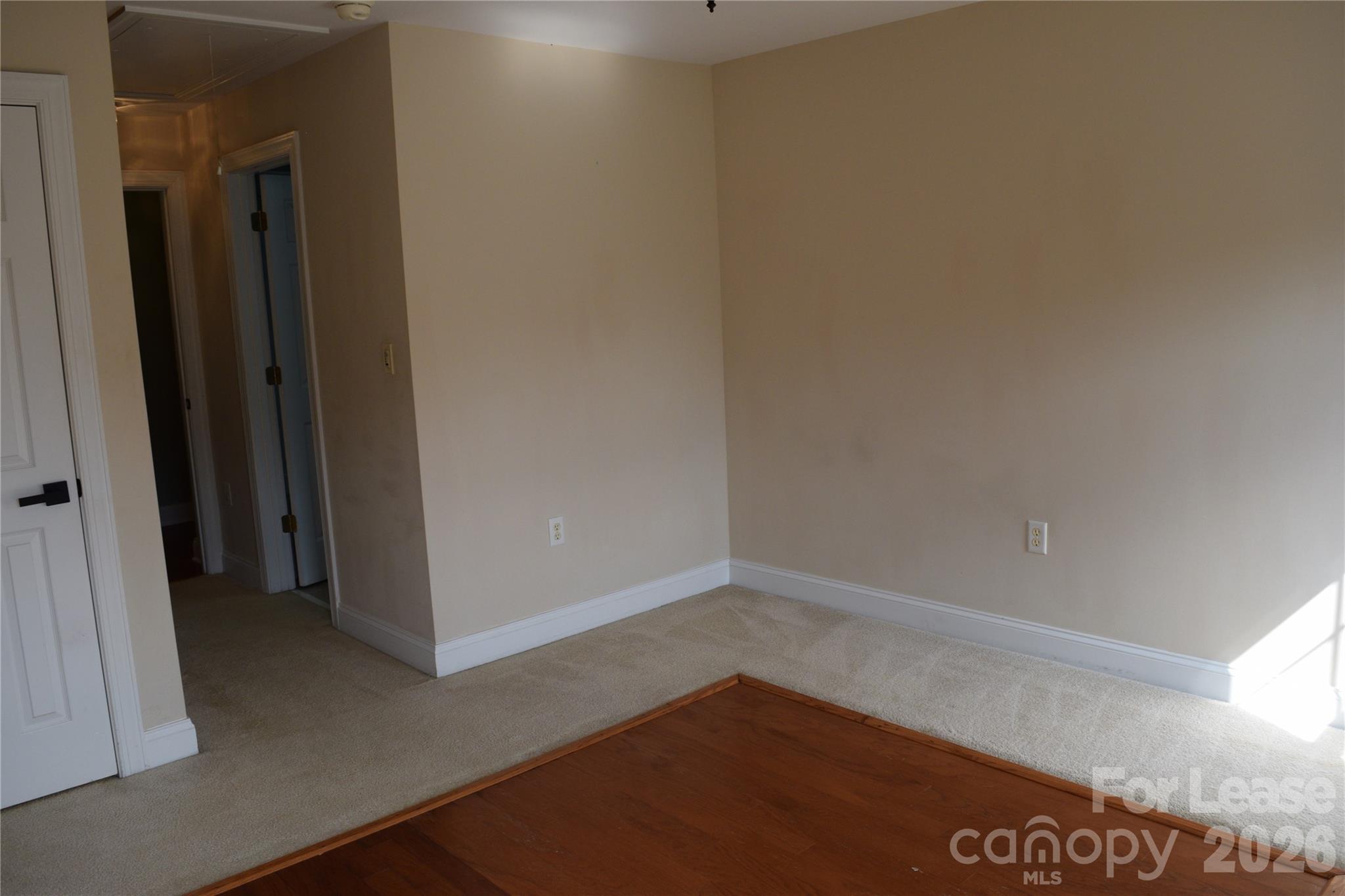 6321 Park Creek Drive Property Photo 6