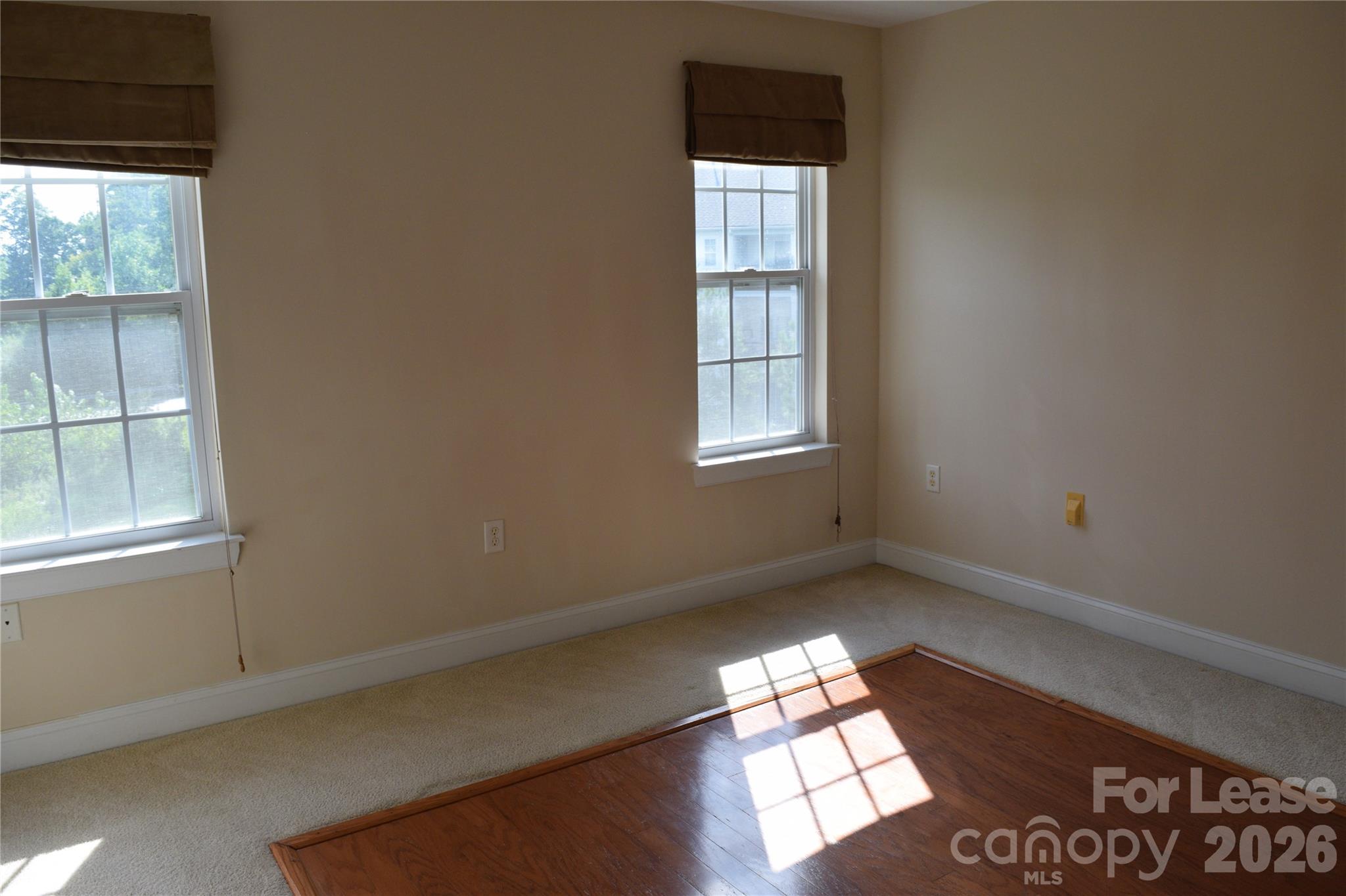 6321 Park Creek Drive Property Photo 7