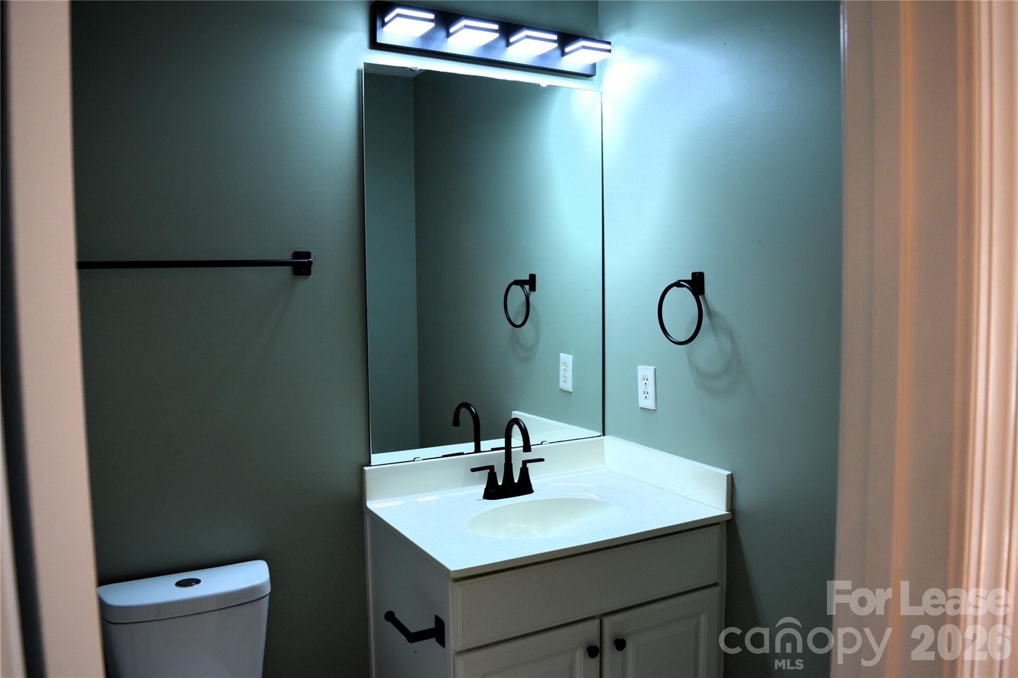 6321 Park Creek Drive Property Photo 8