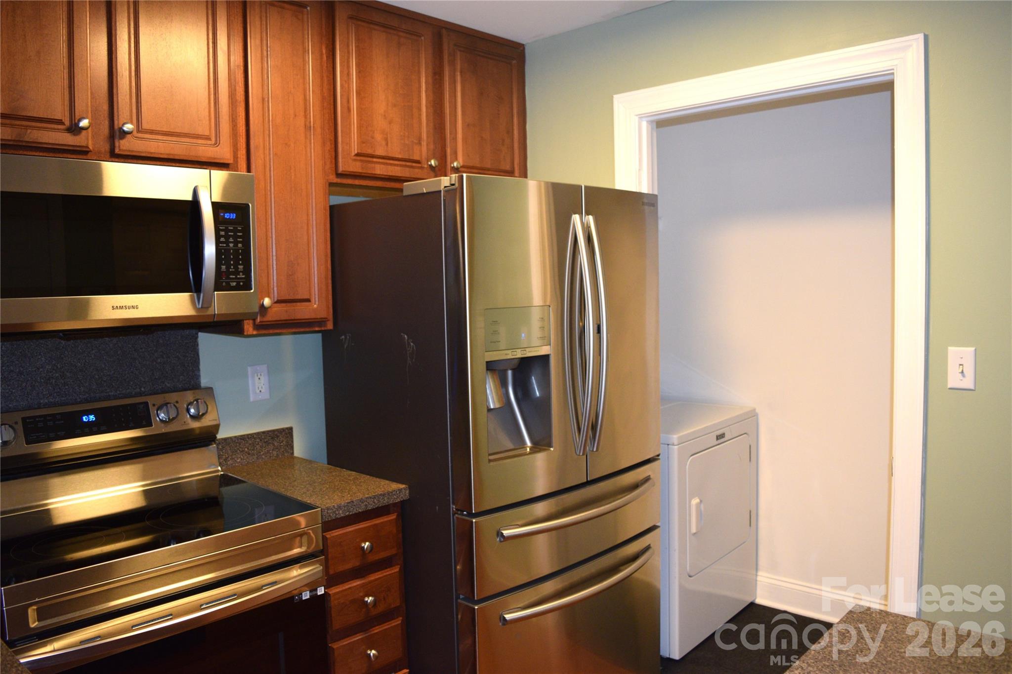 6321 Park Creek Drive Property Photo 17