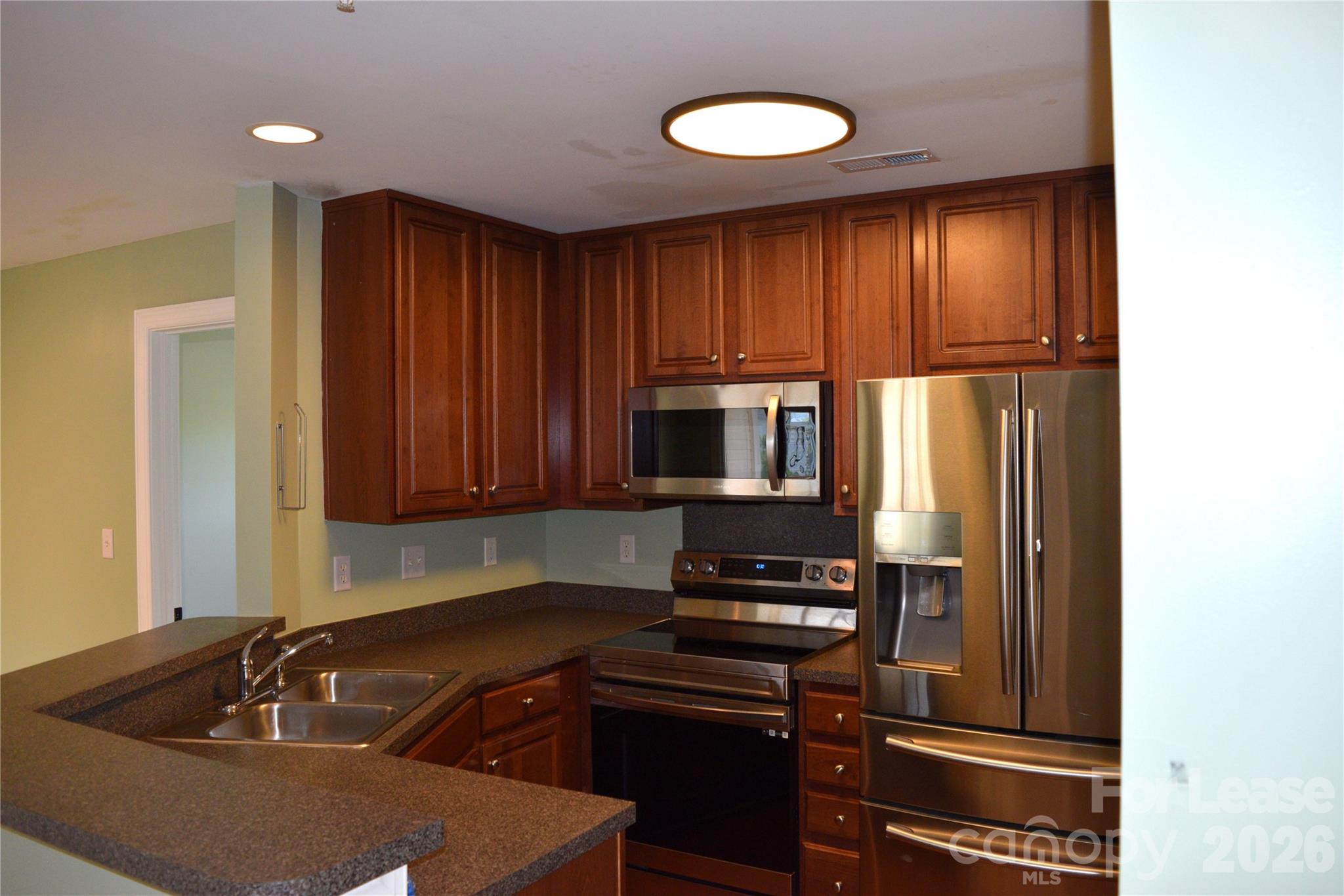 6321 Park Creek Drive Property Photo 18